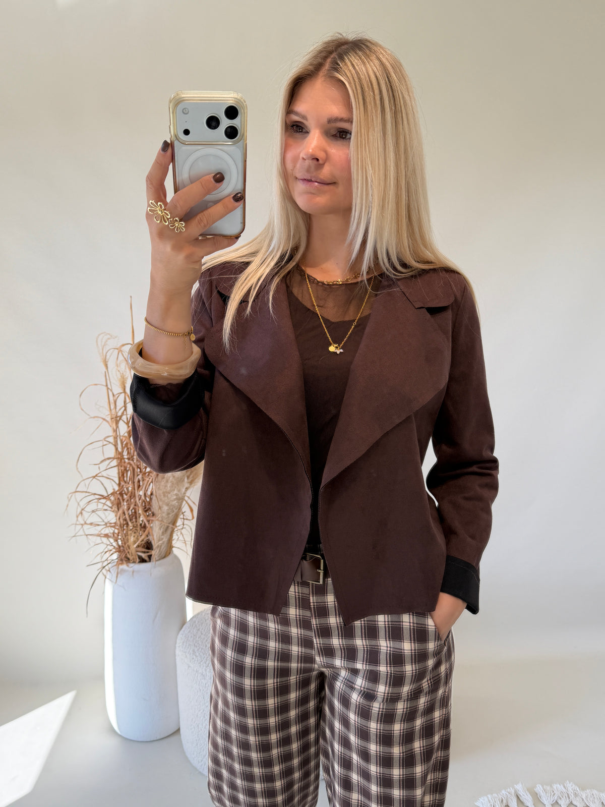 Jacke in Schokobraun in Velour - Optik
