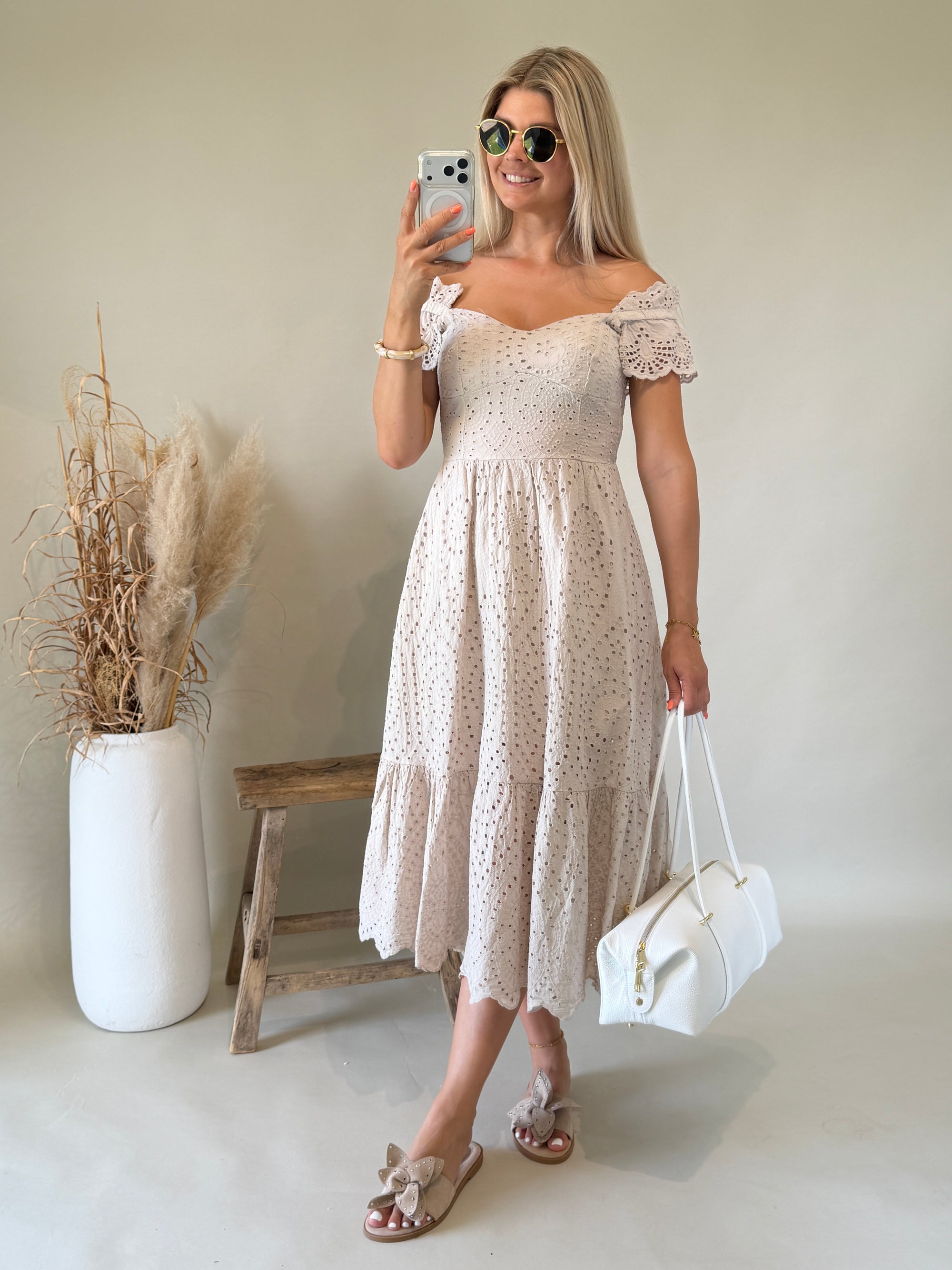 Kleid in Sand ( Aus Baumwollspitze )