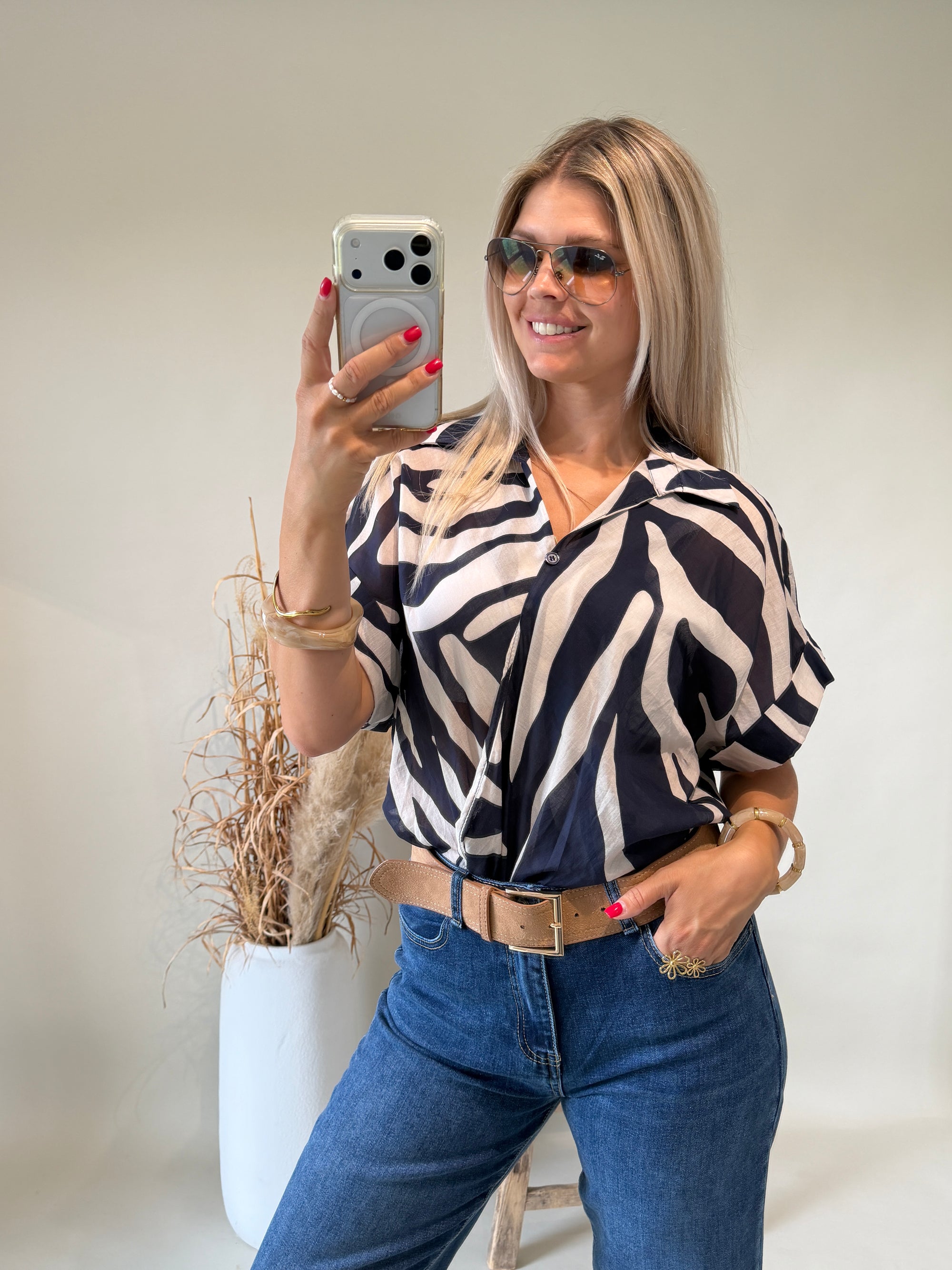 Bluse in Dunkelblau ( Kurzarm )