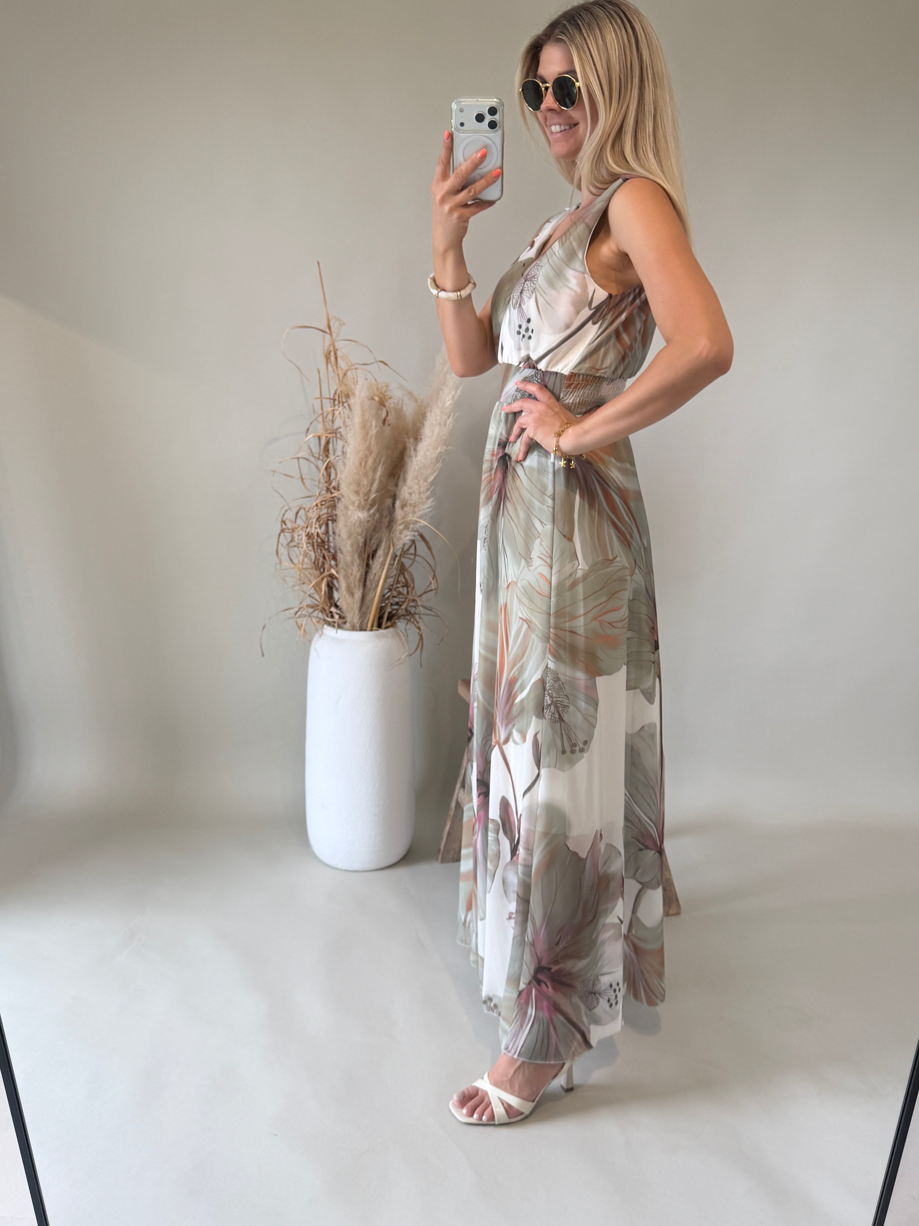 Kleid in Olivgrün ( Bunt mit Blumenmuster )