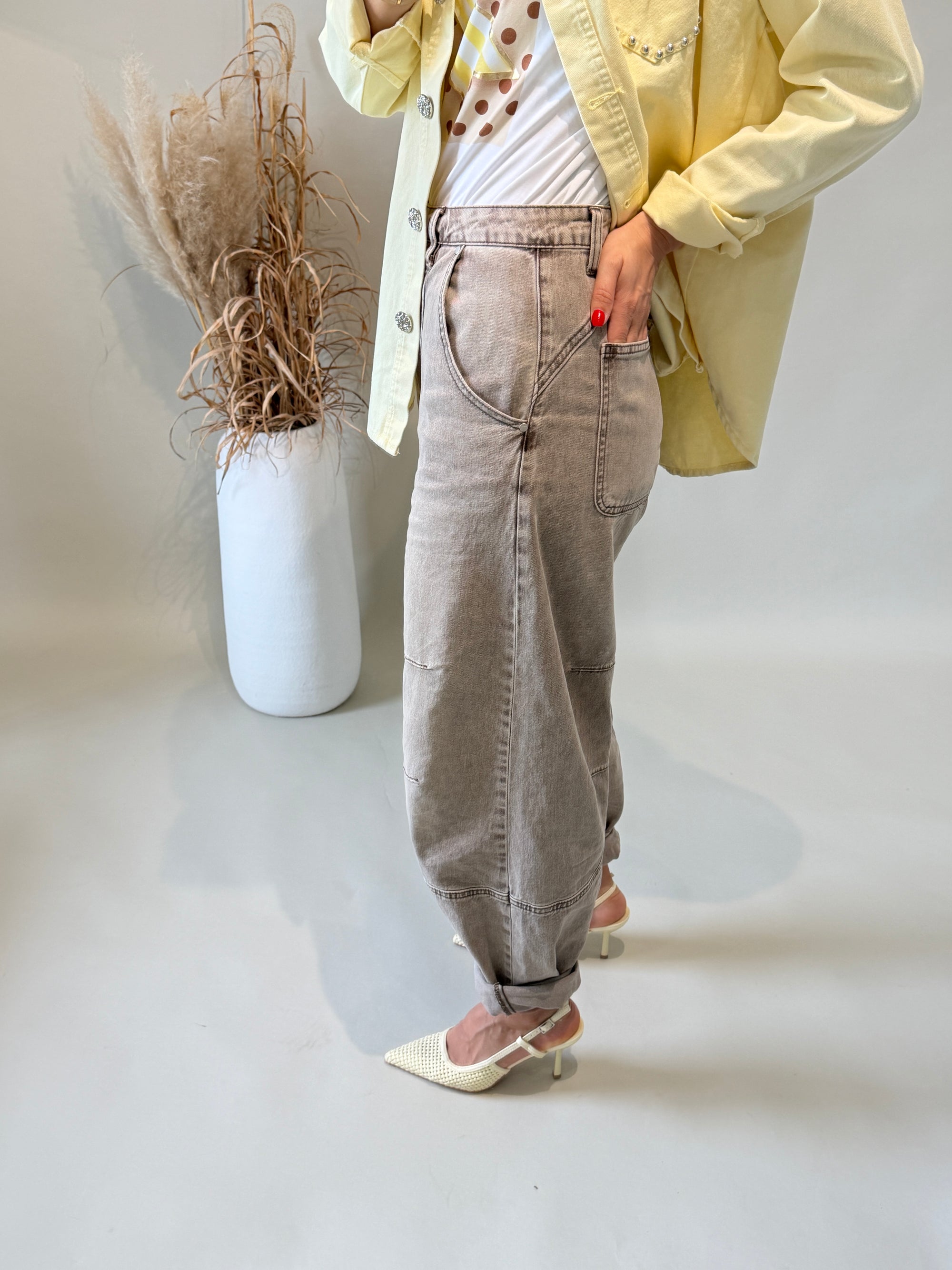 Jeans ( Ballon ) in verwaschenen Braunton mit Nähte