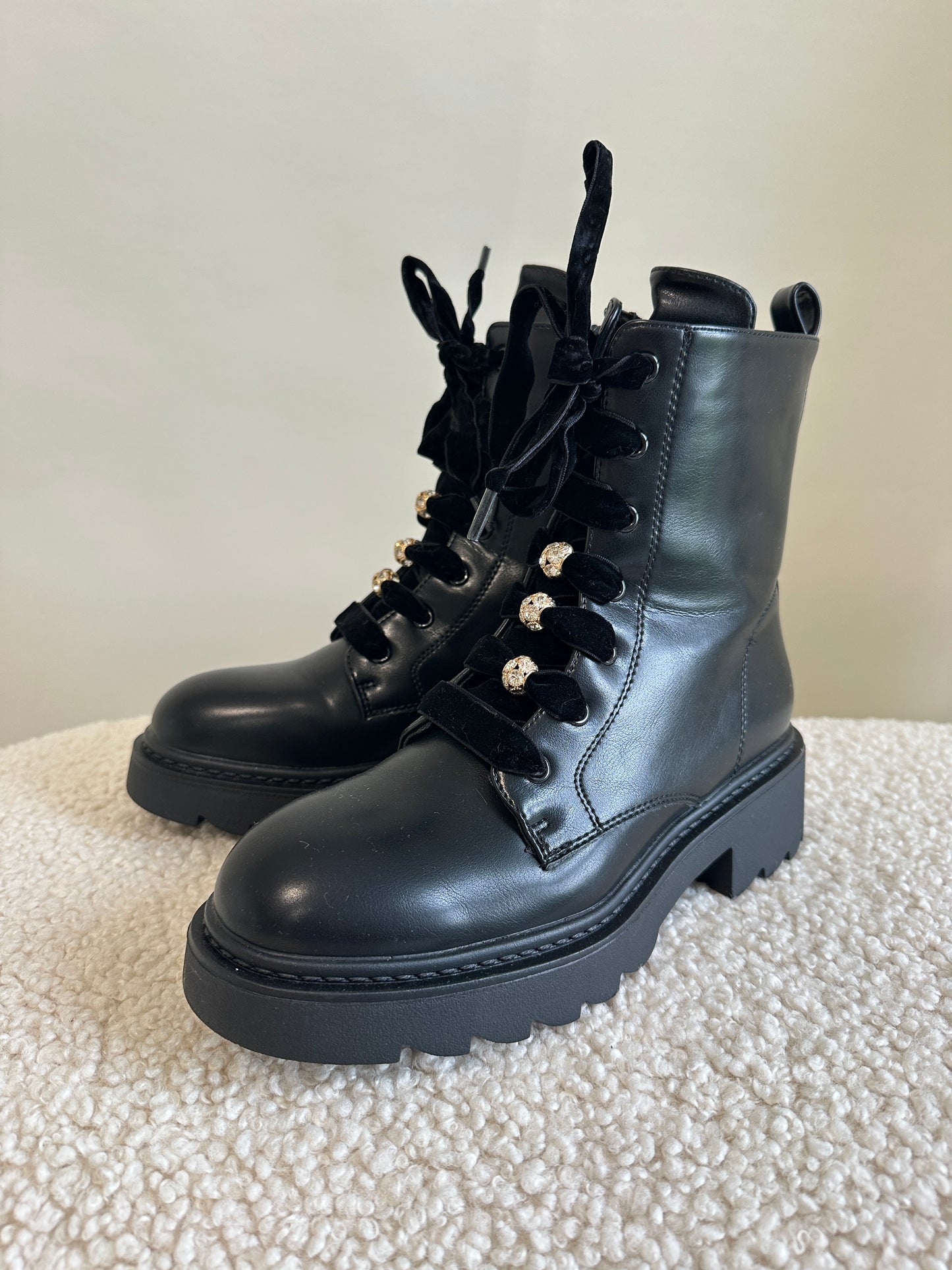 boots in schwarz mit glitzer