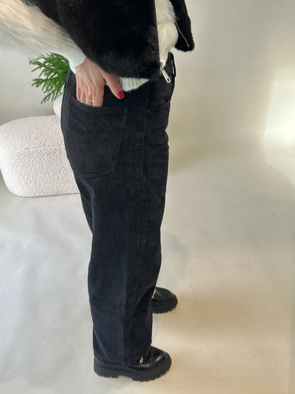 Hose in Schwarz (Ballonhose Cord)