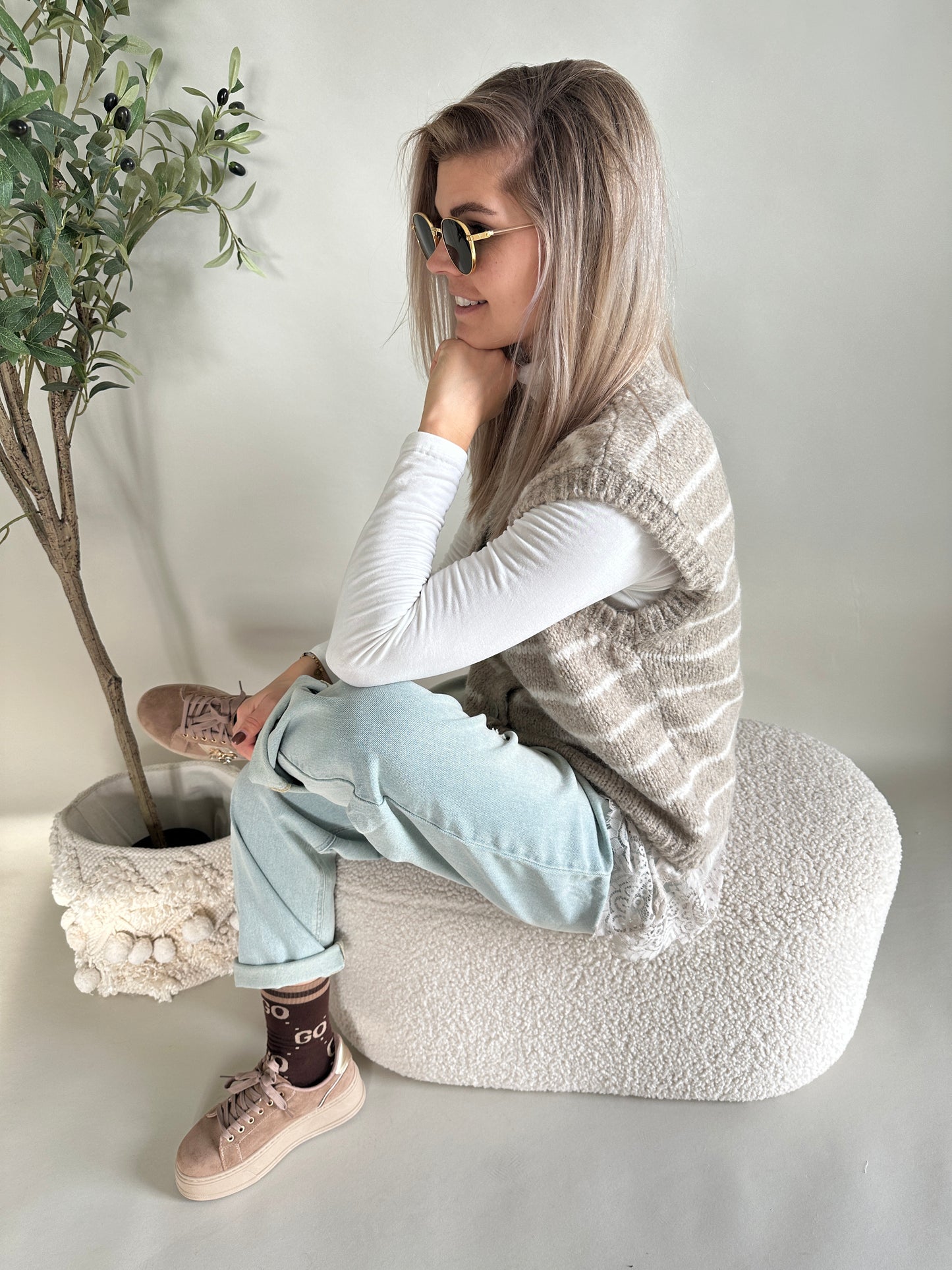 strickjacke mit streifen in beige/ wollweiß (ärmellos)