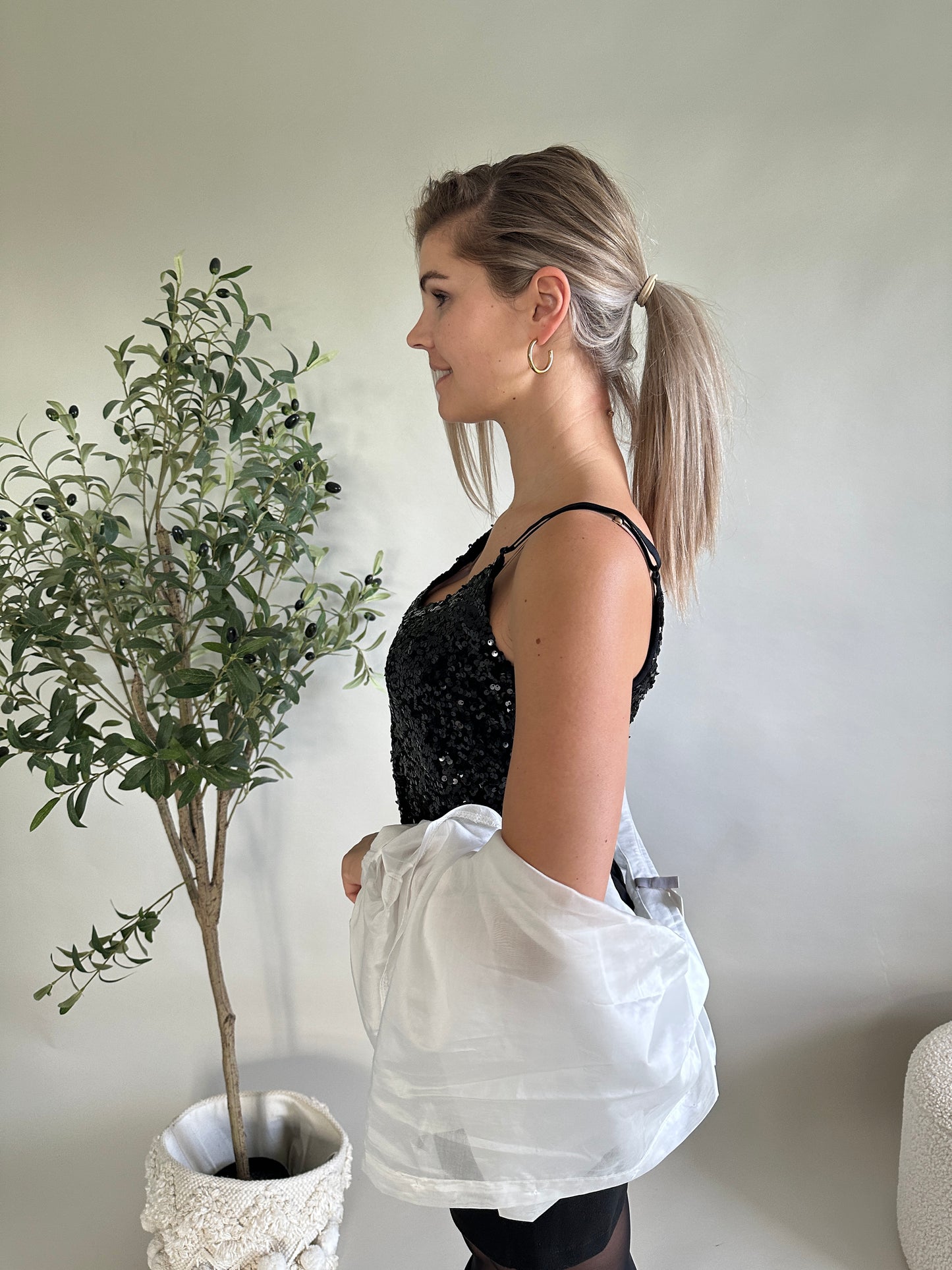 top in schwarz mit glitzer- pailletten