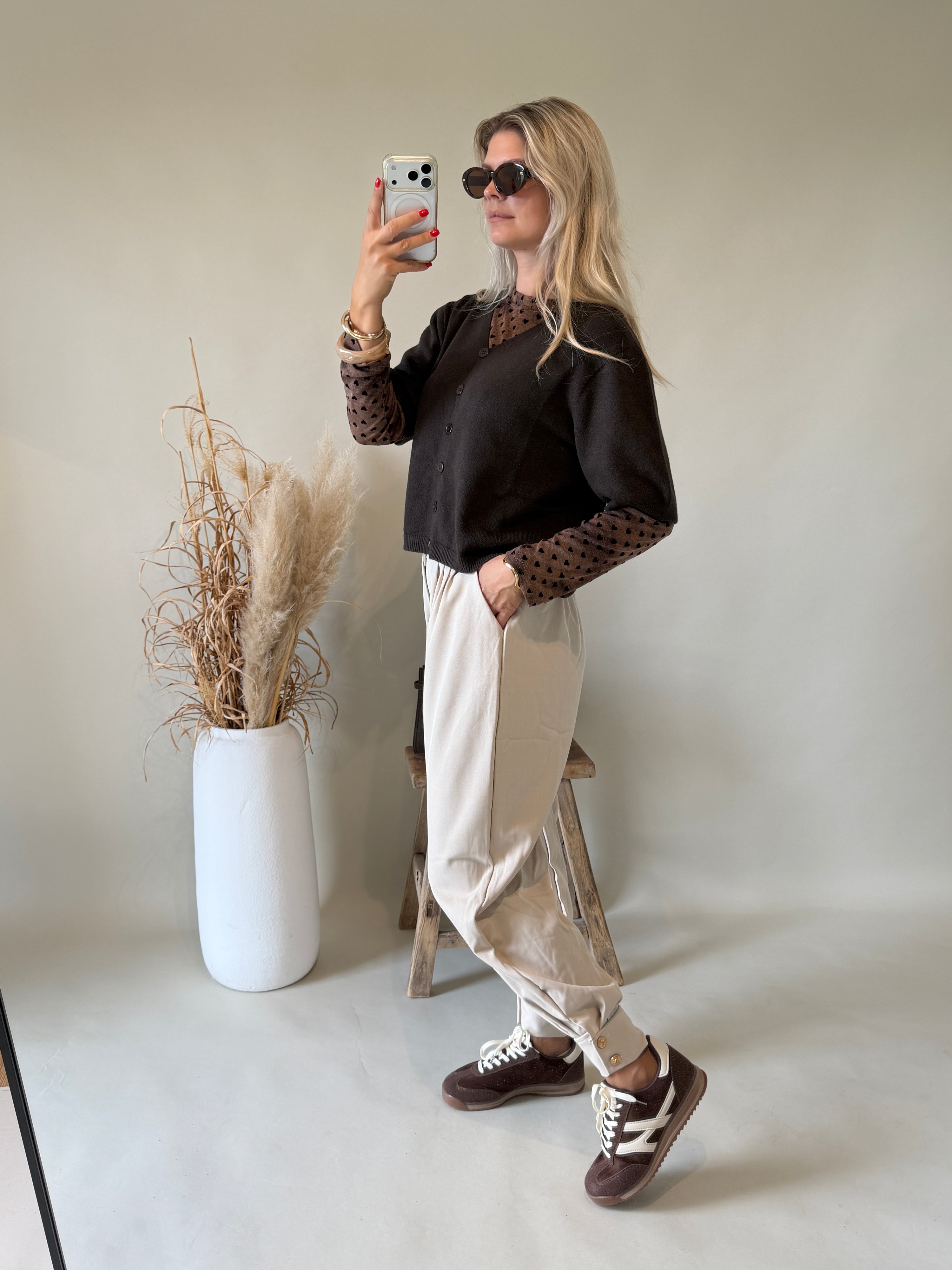 Hose in Beige mit Bundfalten