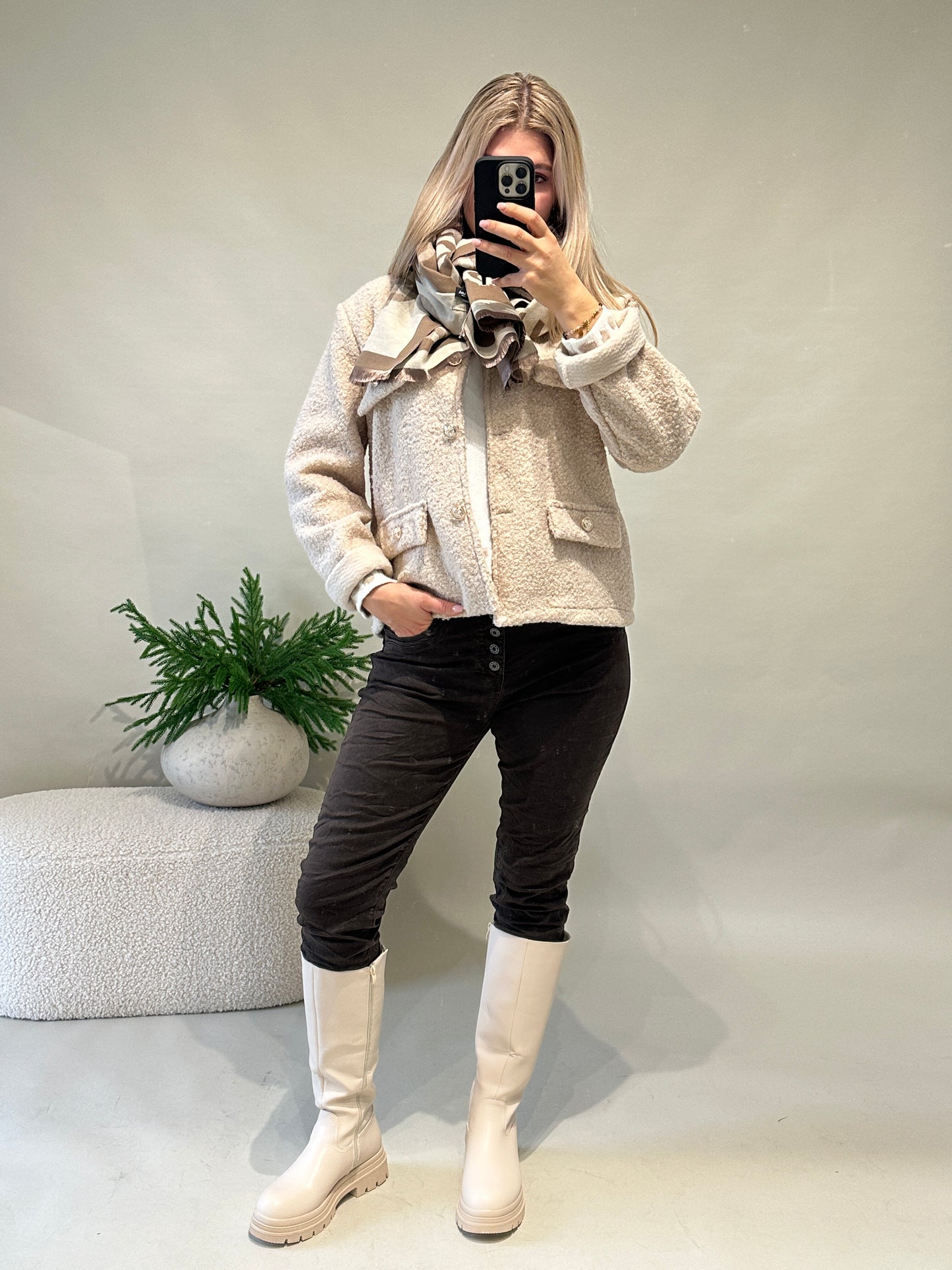 stiefel in wollweiß