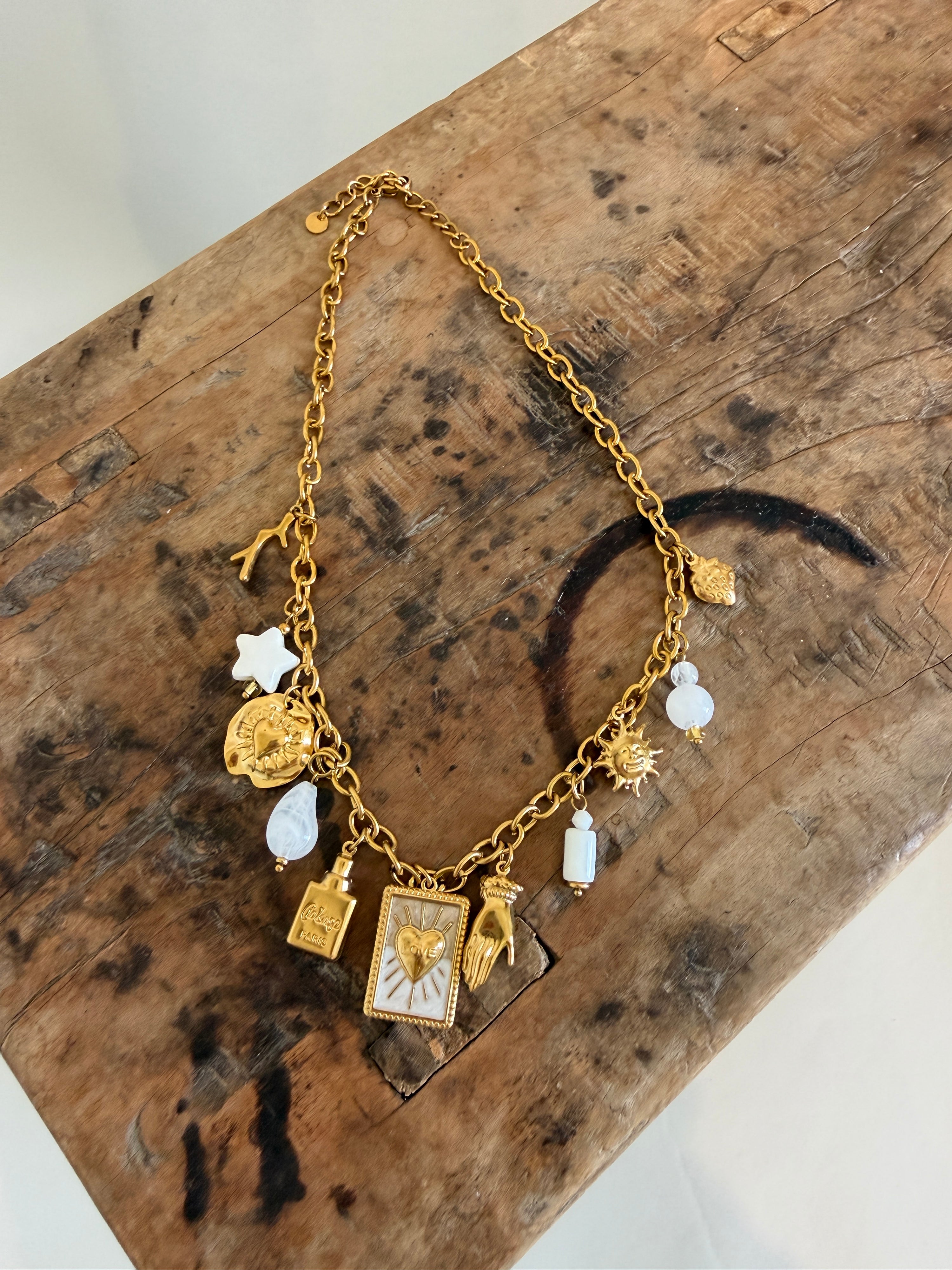 Halskette in Gold / Weiß