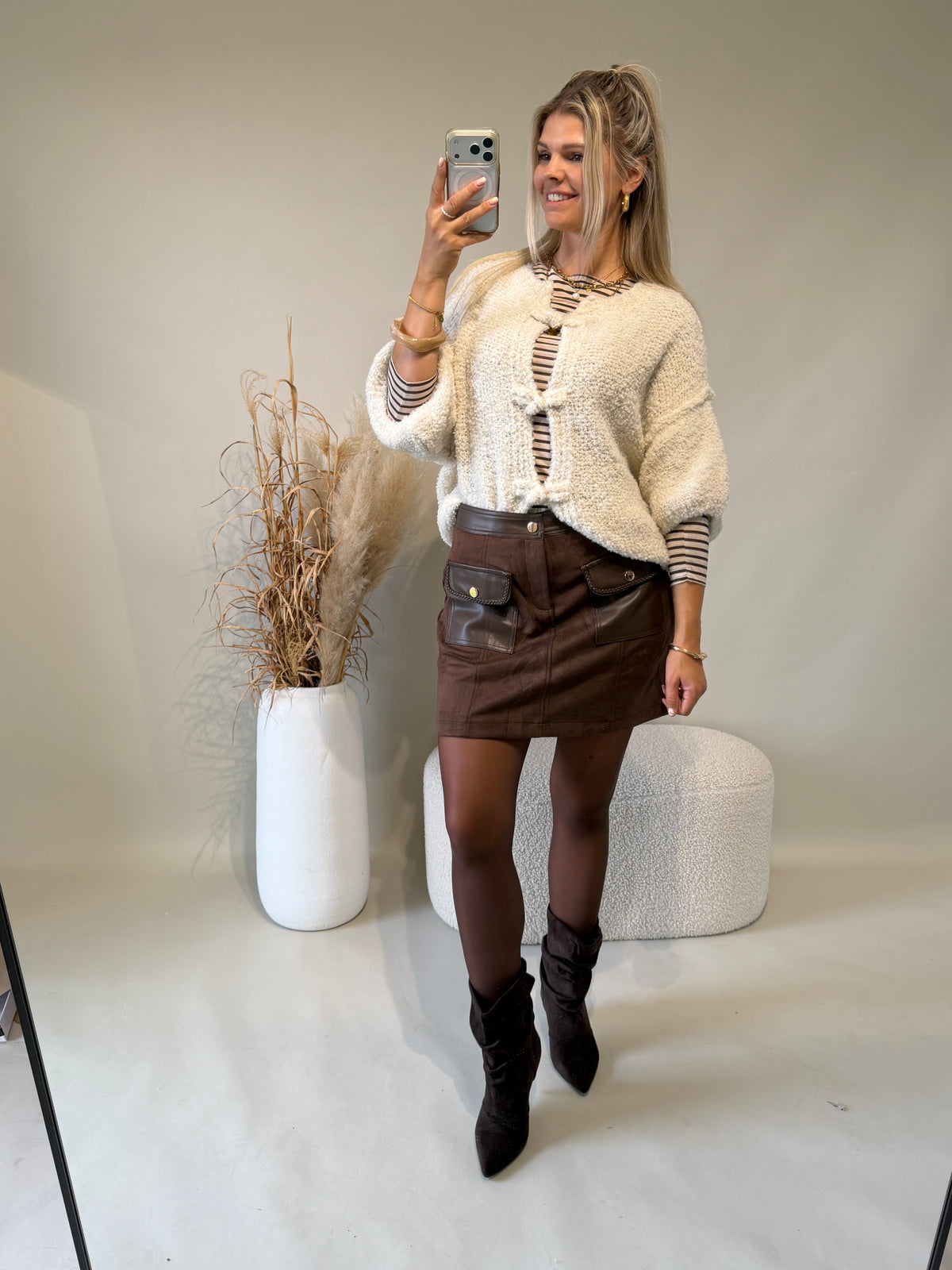 Strickjacke in Wollweiß ( Kurzarm )