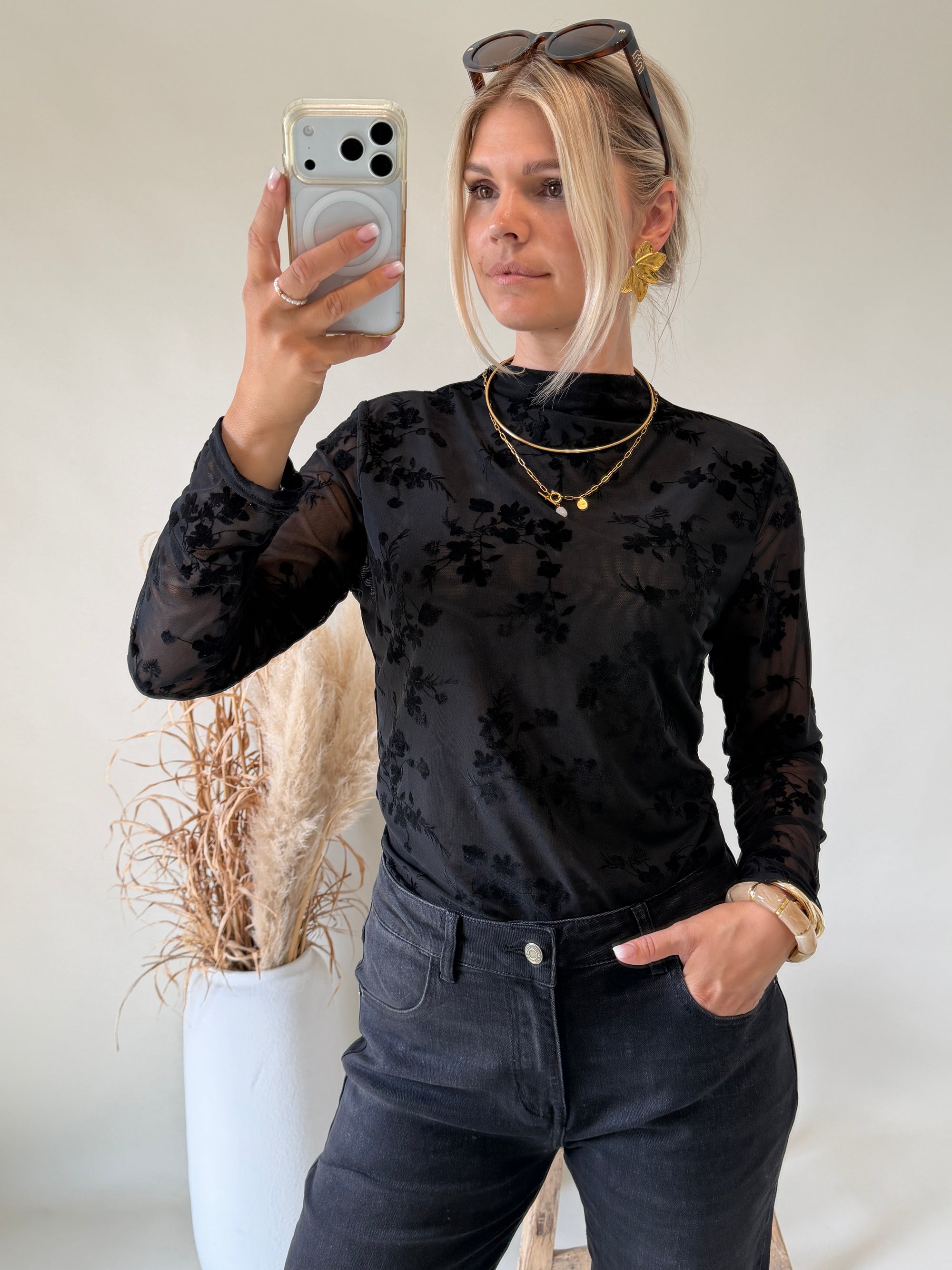 Shirt in Schwarz mit Floral Muster