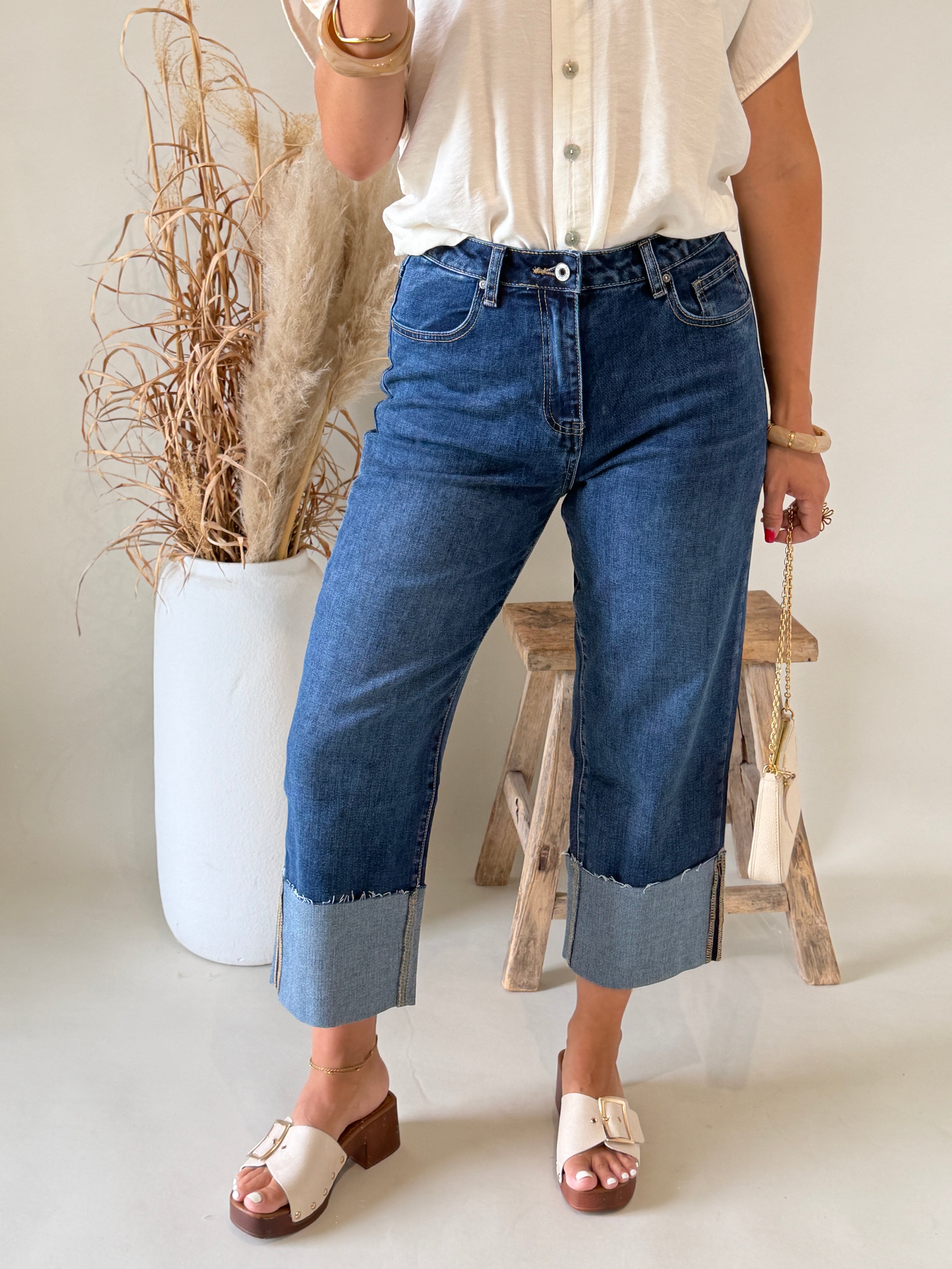 Jeans in Blau mit Überschlag am Bein