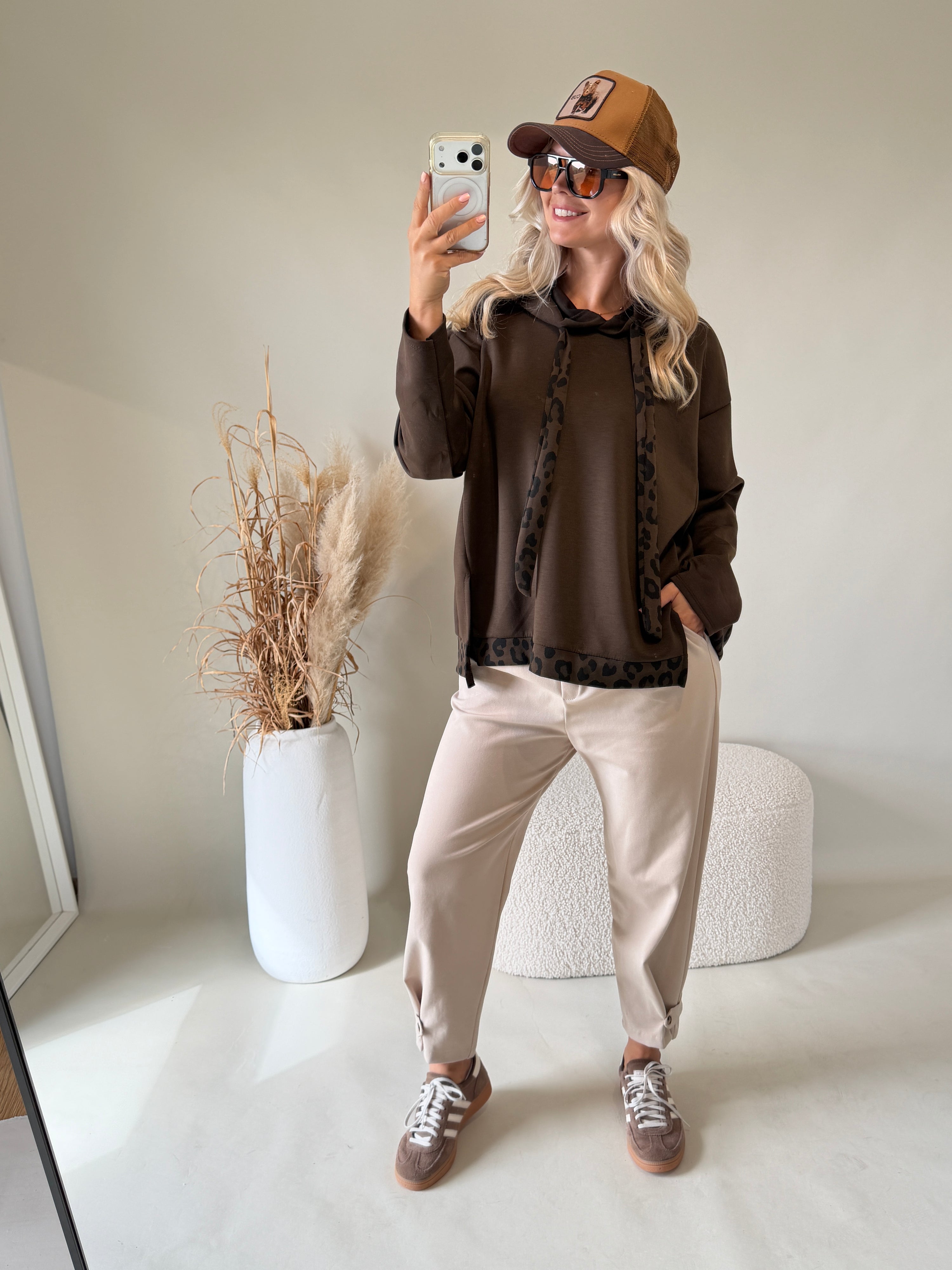 Sweatshirt in Schokobraun mit Kapuze