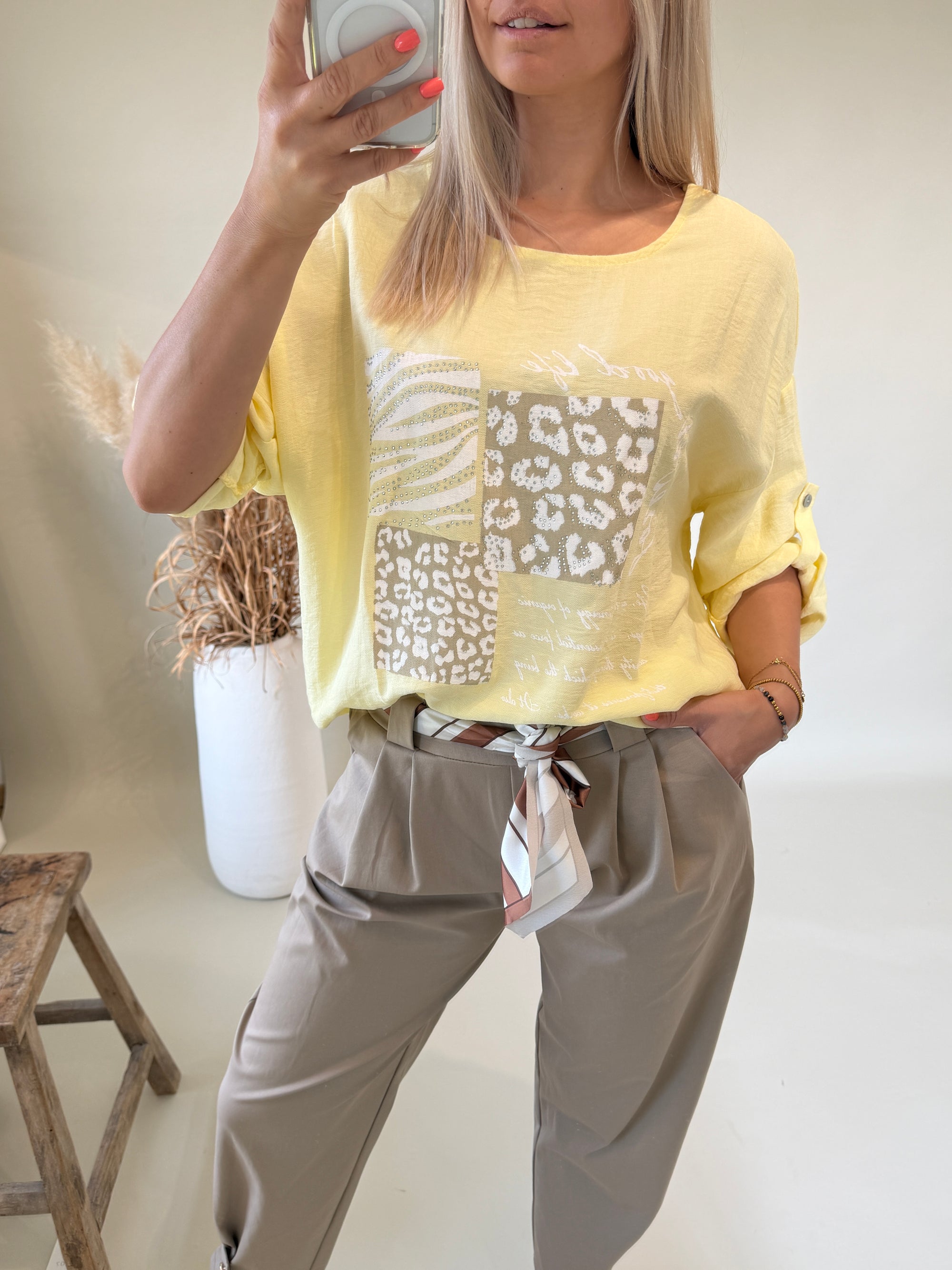 Shirt in Zitronengelb mit Glitzeraufdruck