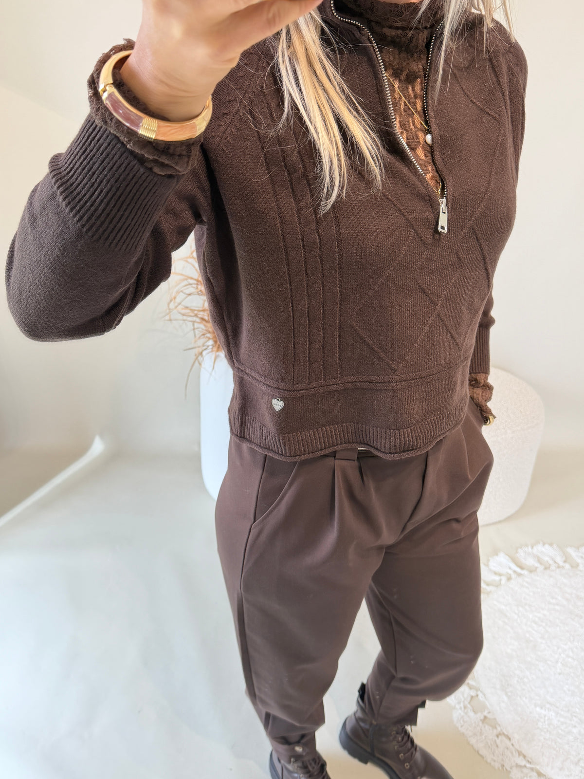 Pullover in Schokobraun mit Reißverschluss
