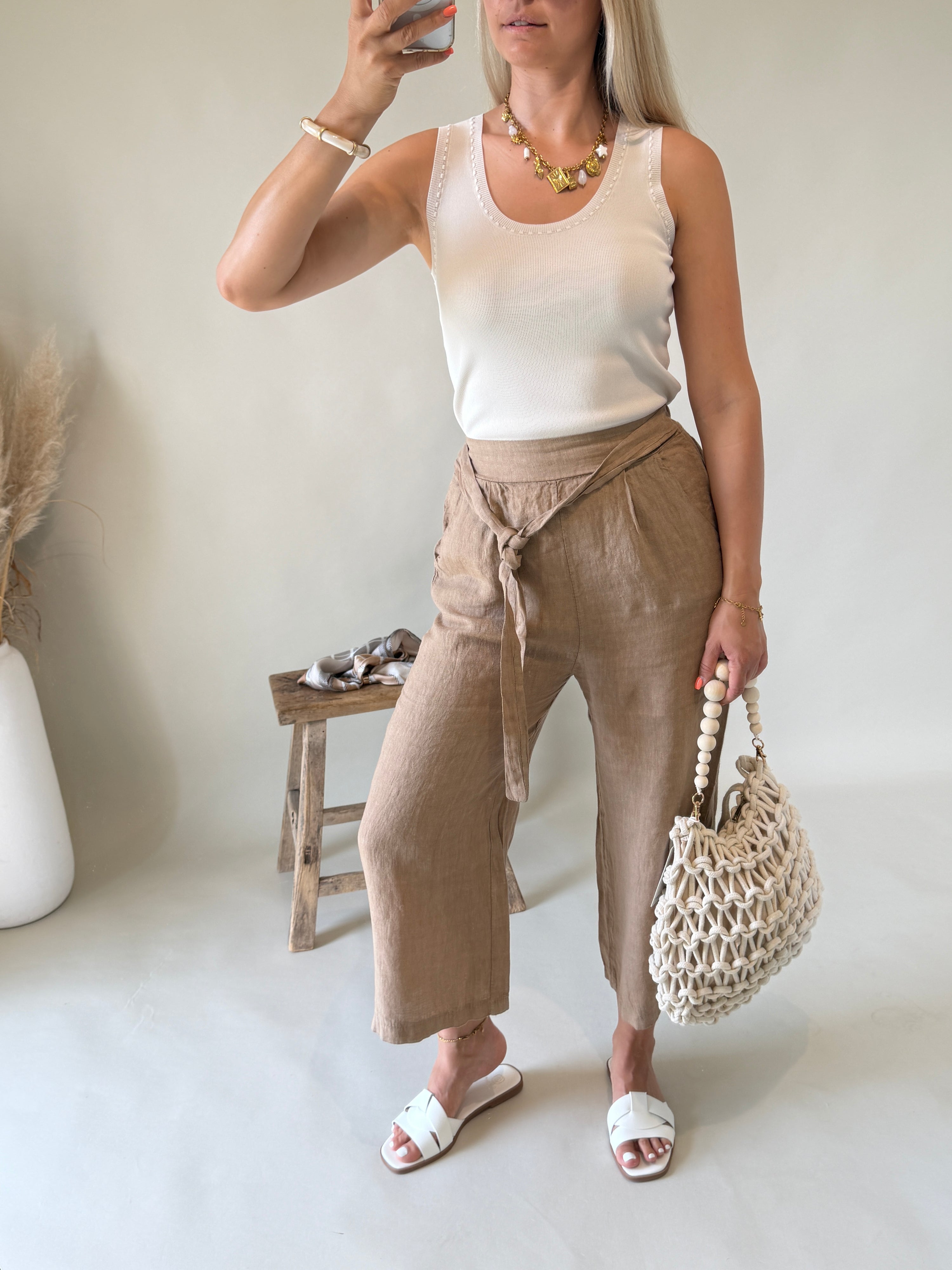 Top in Beige ( Leichter Strick ) mit Muster am Arm und Hals