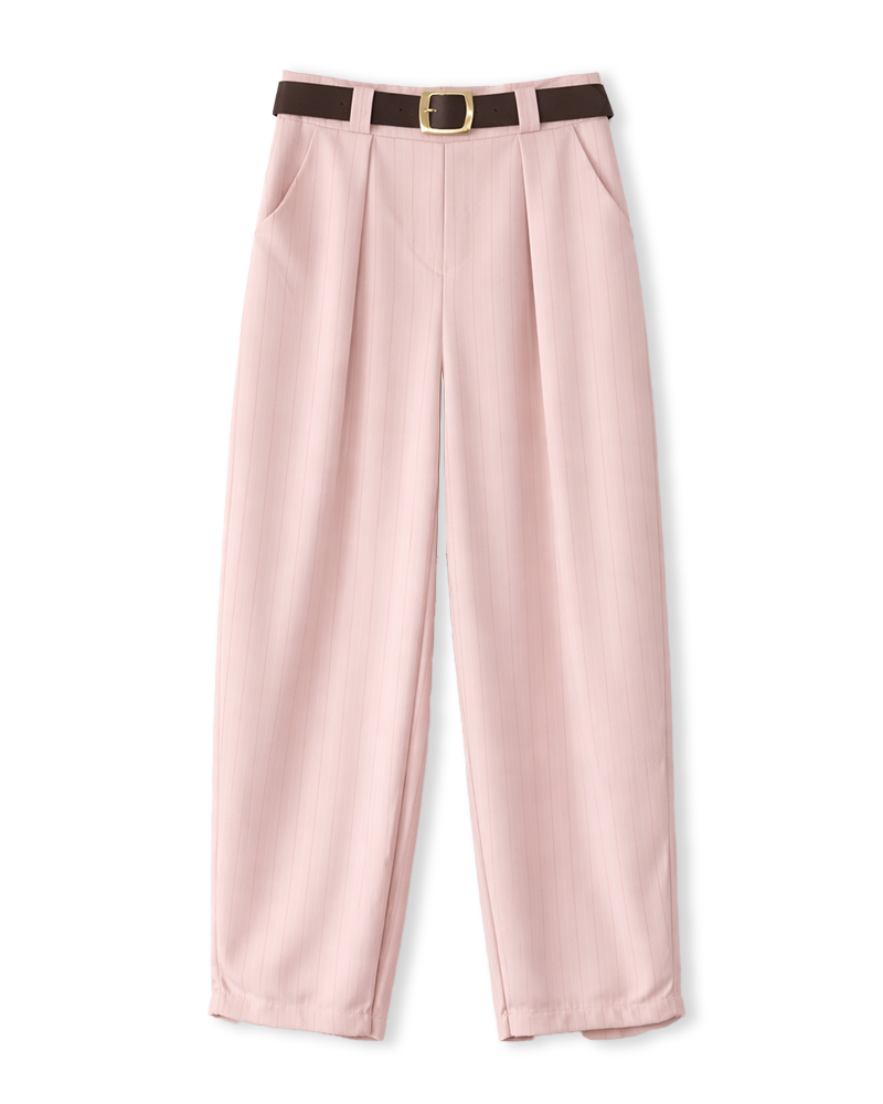 Hose in Rosa mit Nadelstreifen und Braunem Gürtel