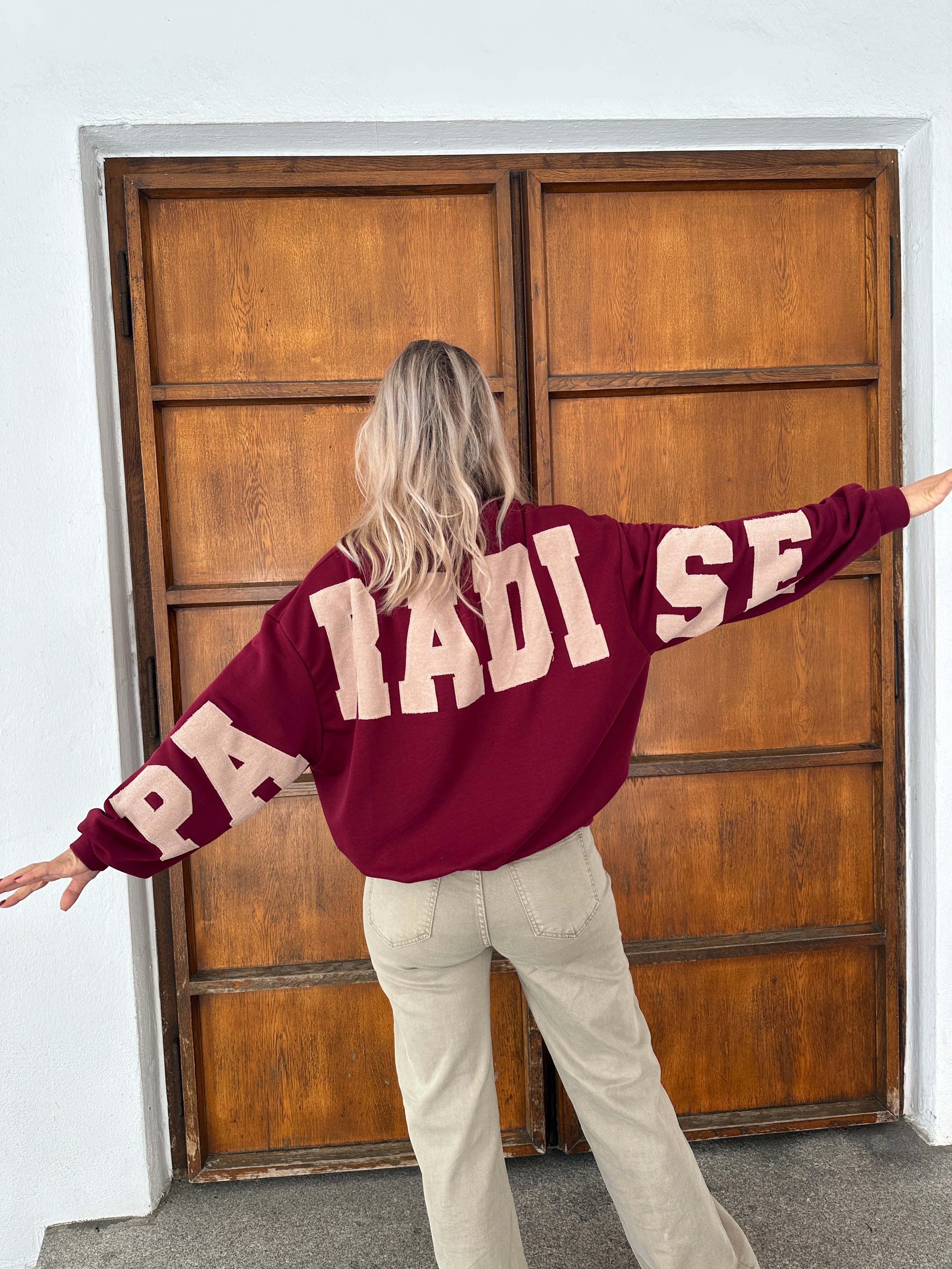 Pullover in Bordeaux mit Aufschrift am Rücken PARADISE