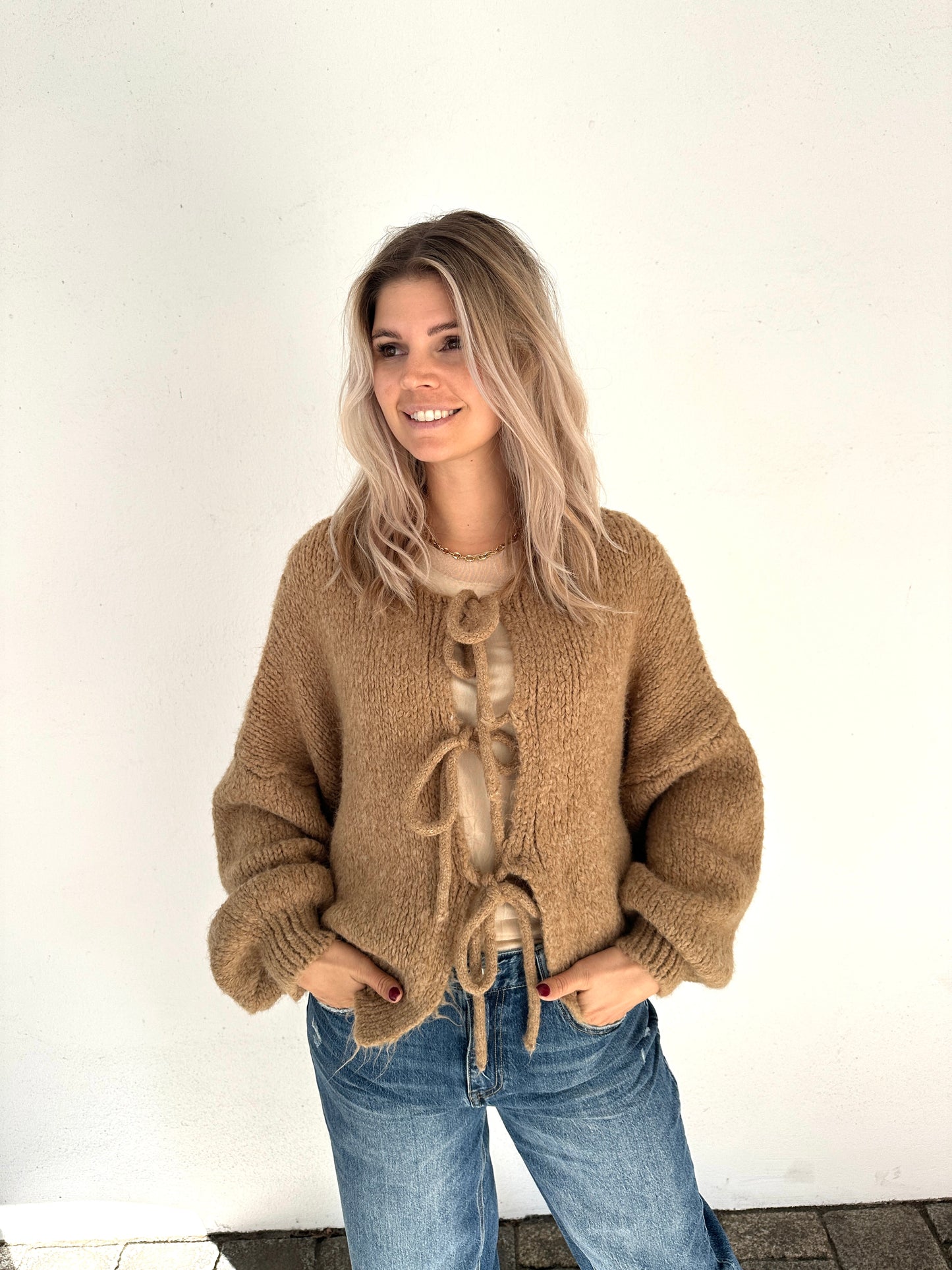 strickjacke in zimt vorne zum binden