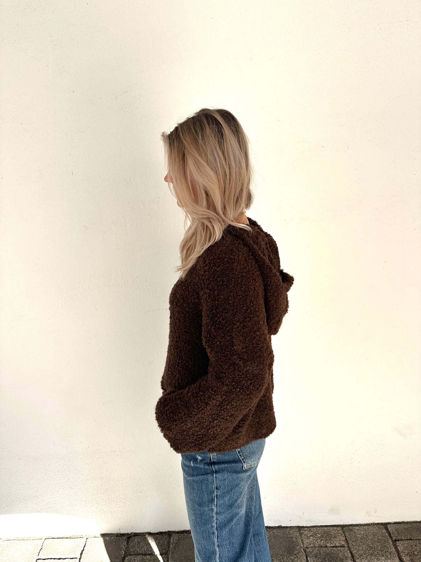 pullover in schokobraun mit kapuze