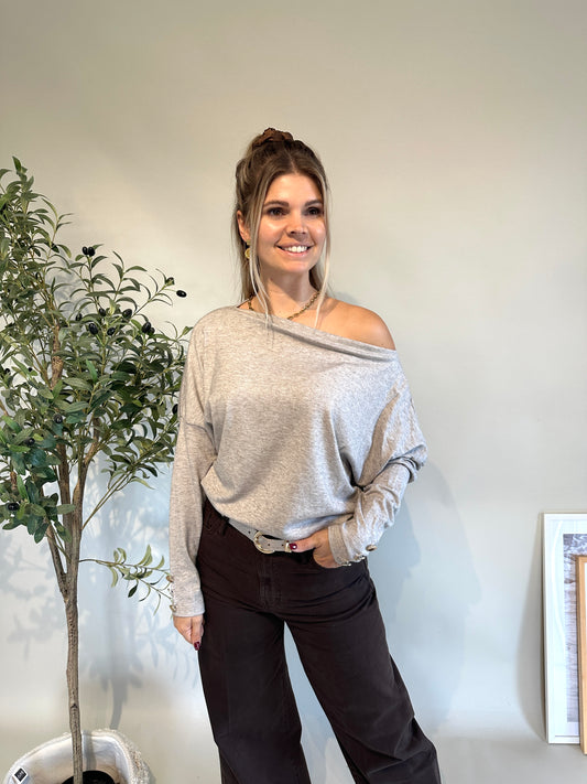 Pullover in Nussbraun mit Knöpfe am Arm