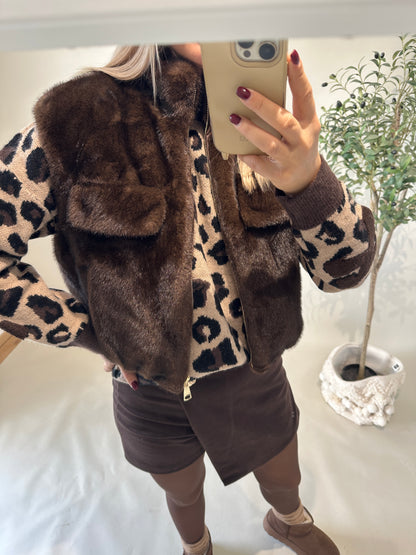 Felljacke in Schokobraun ärmellos