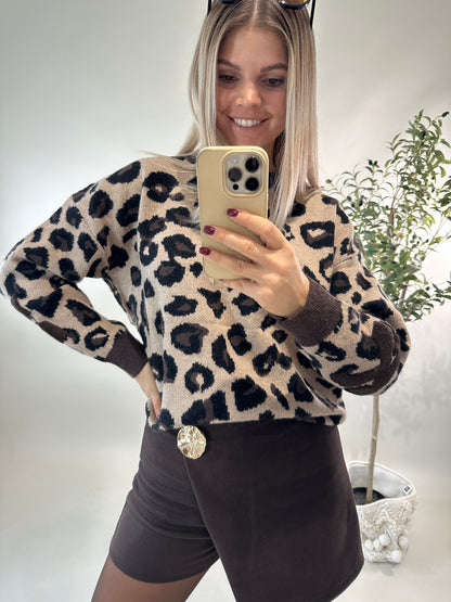 Pullover in Leo (Schokobraun/ Beige) mit Rückenaufdruck NEW YORK