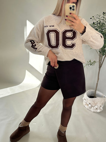 Pullover in Beige mit Aufschrift in Schokobraun ( NEW YORK 90)
