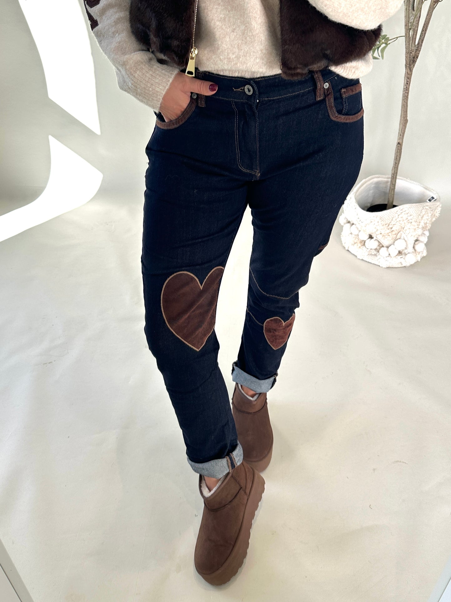 jeans s. woman mit herz applikation vorne