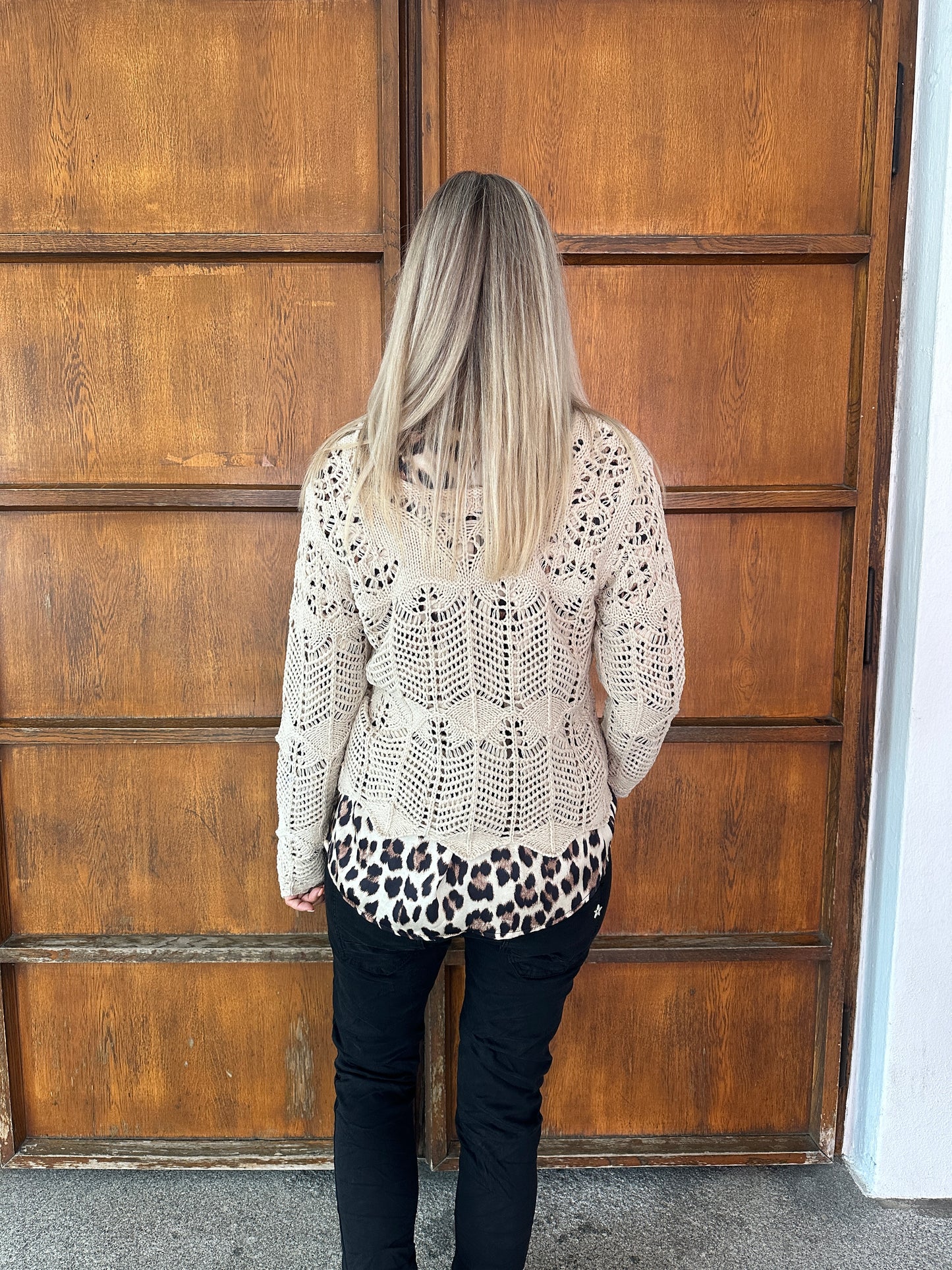 pullover in beige