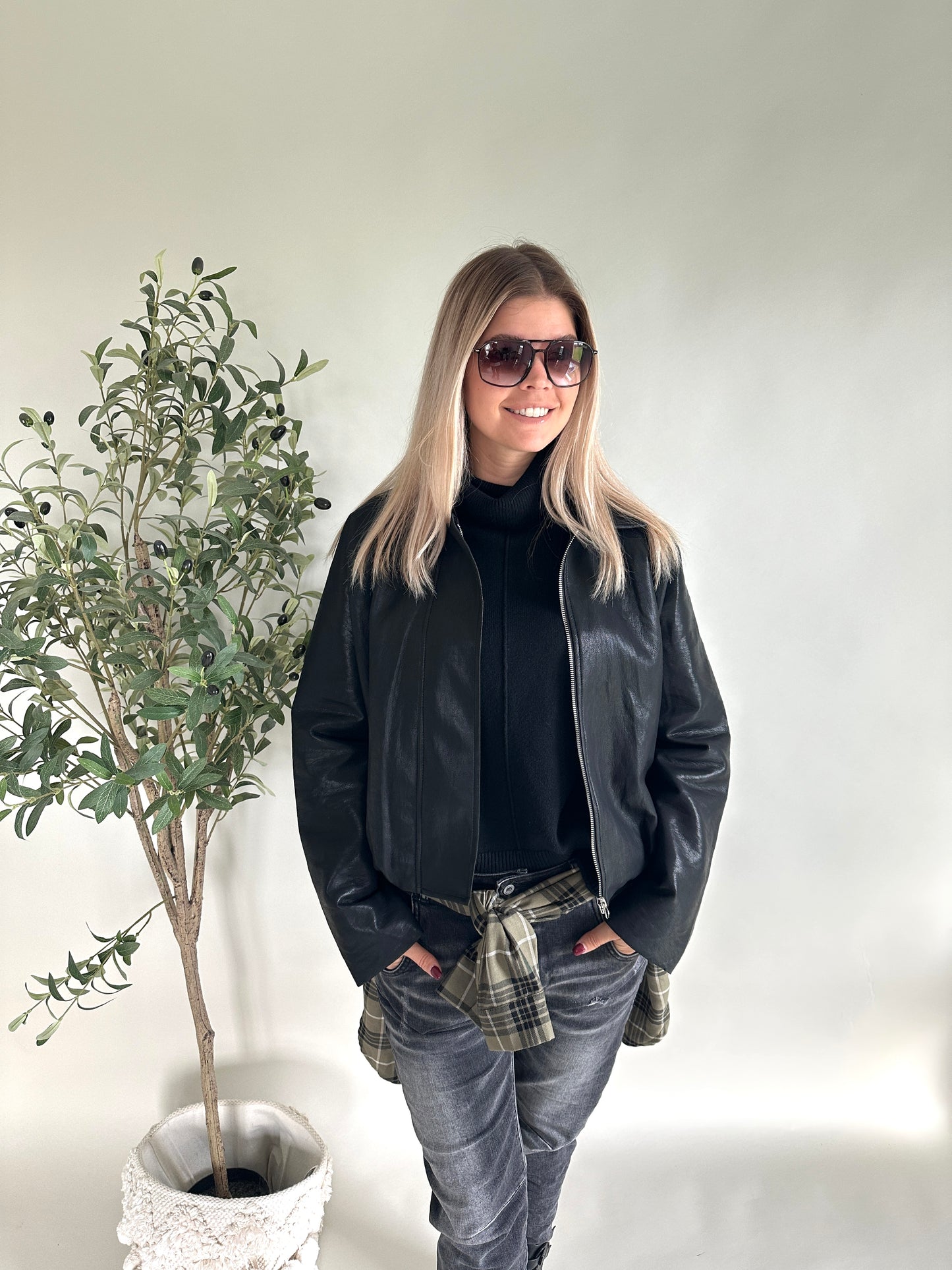 ballonjacke in schwarz ( kunstleder )