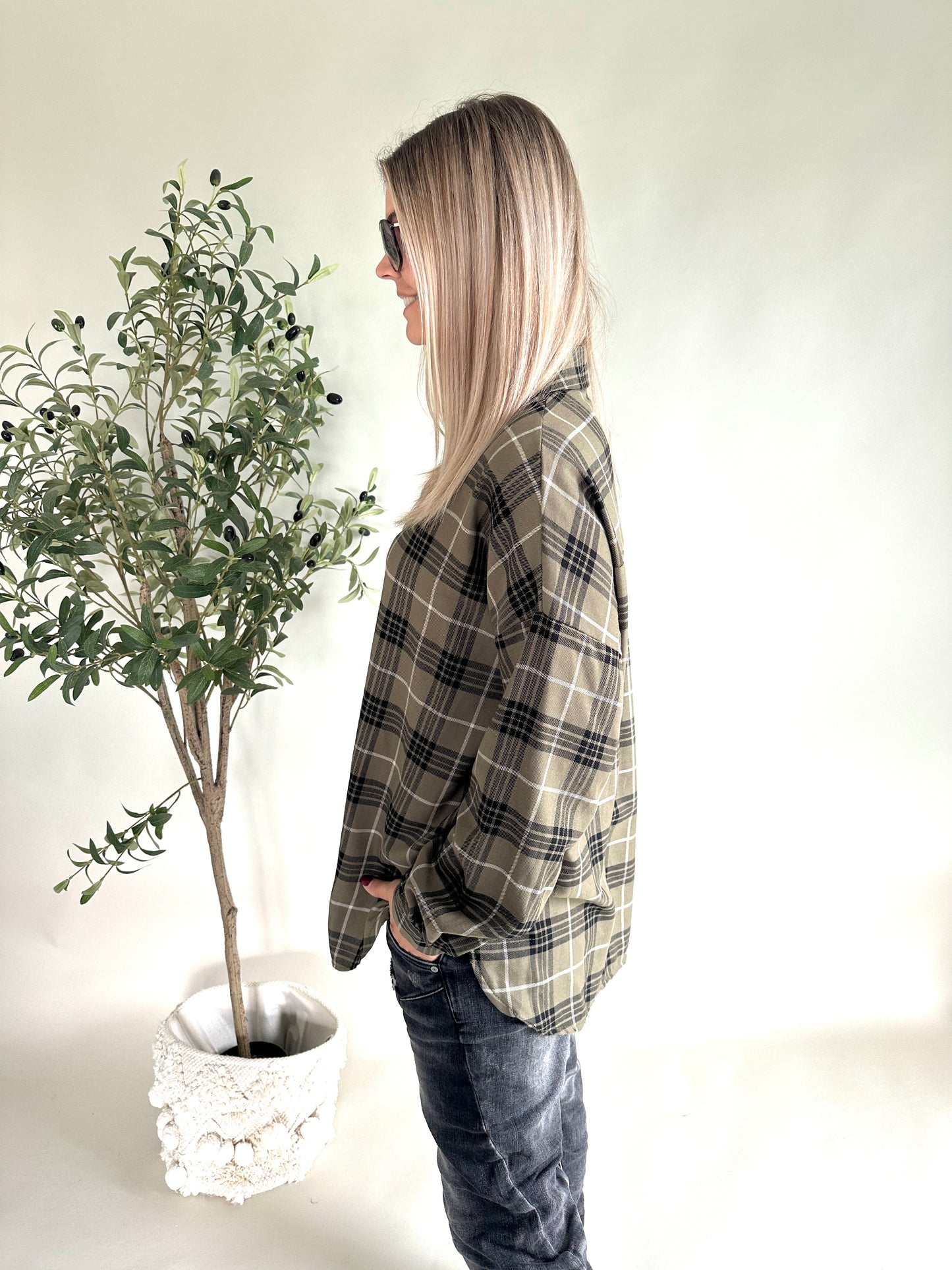 hemdbluse in olivgrün/ schwarz/ beige ( kariert )