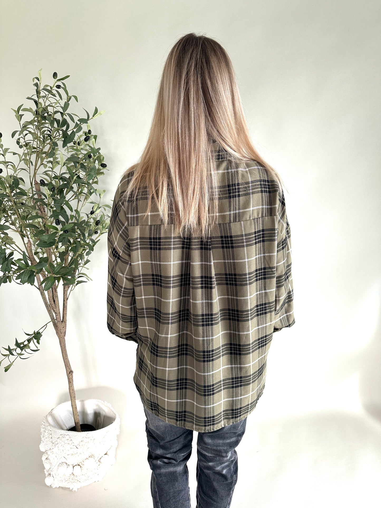 hemdbluse in olivgrün/ schwarz/ beige ( kariert )