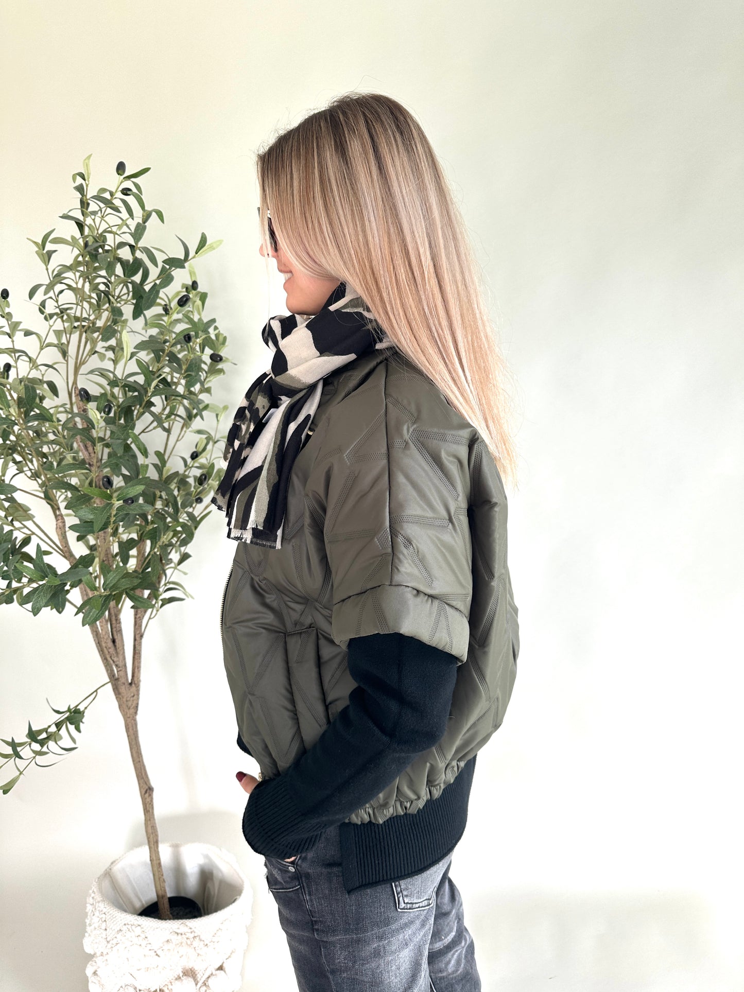 steppweste mit muster in olivgrün ( kurzarm )