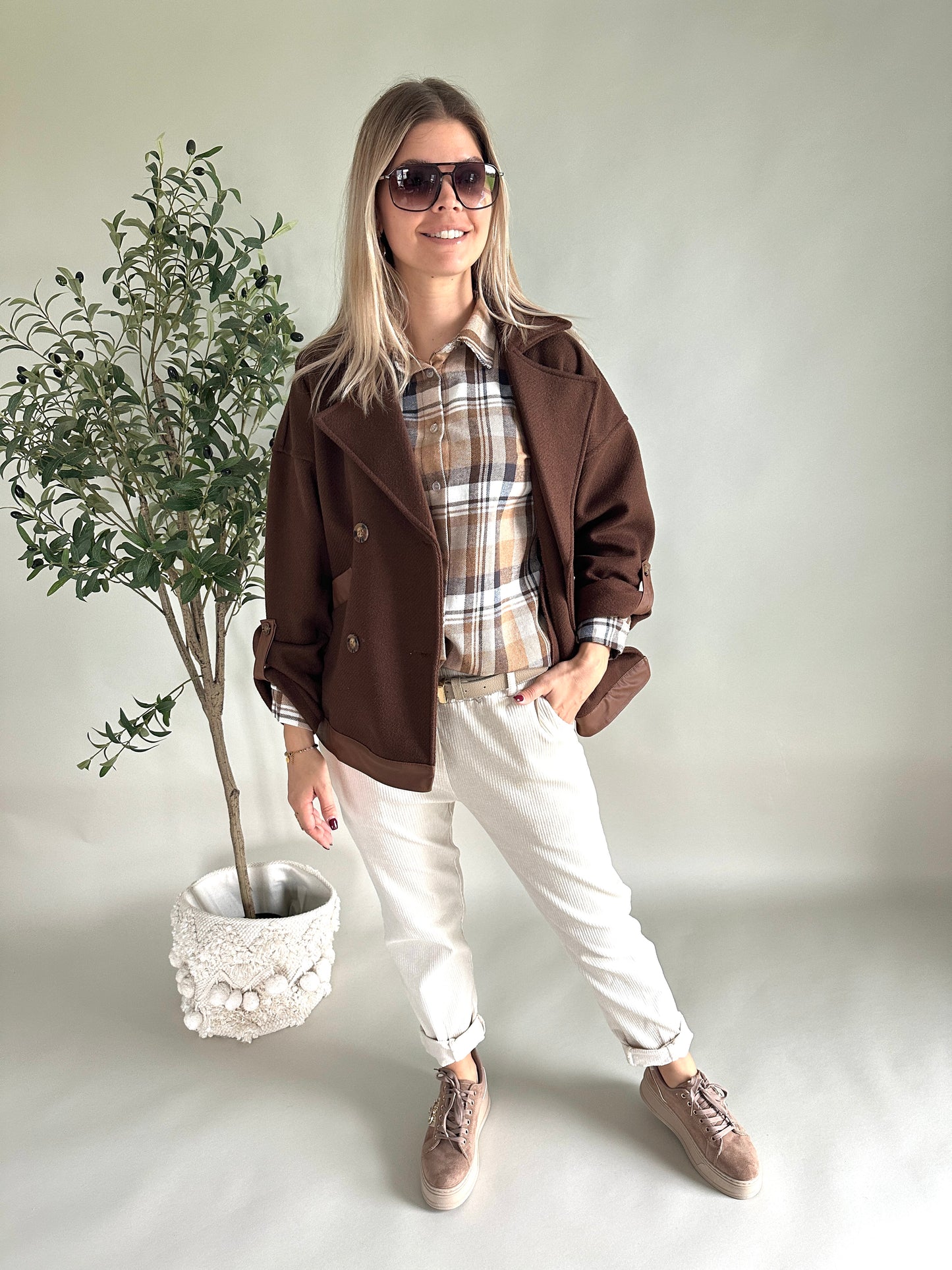 sneaker braun/beige mit glitzerbiene an der seite