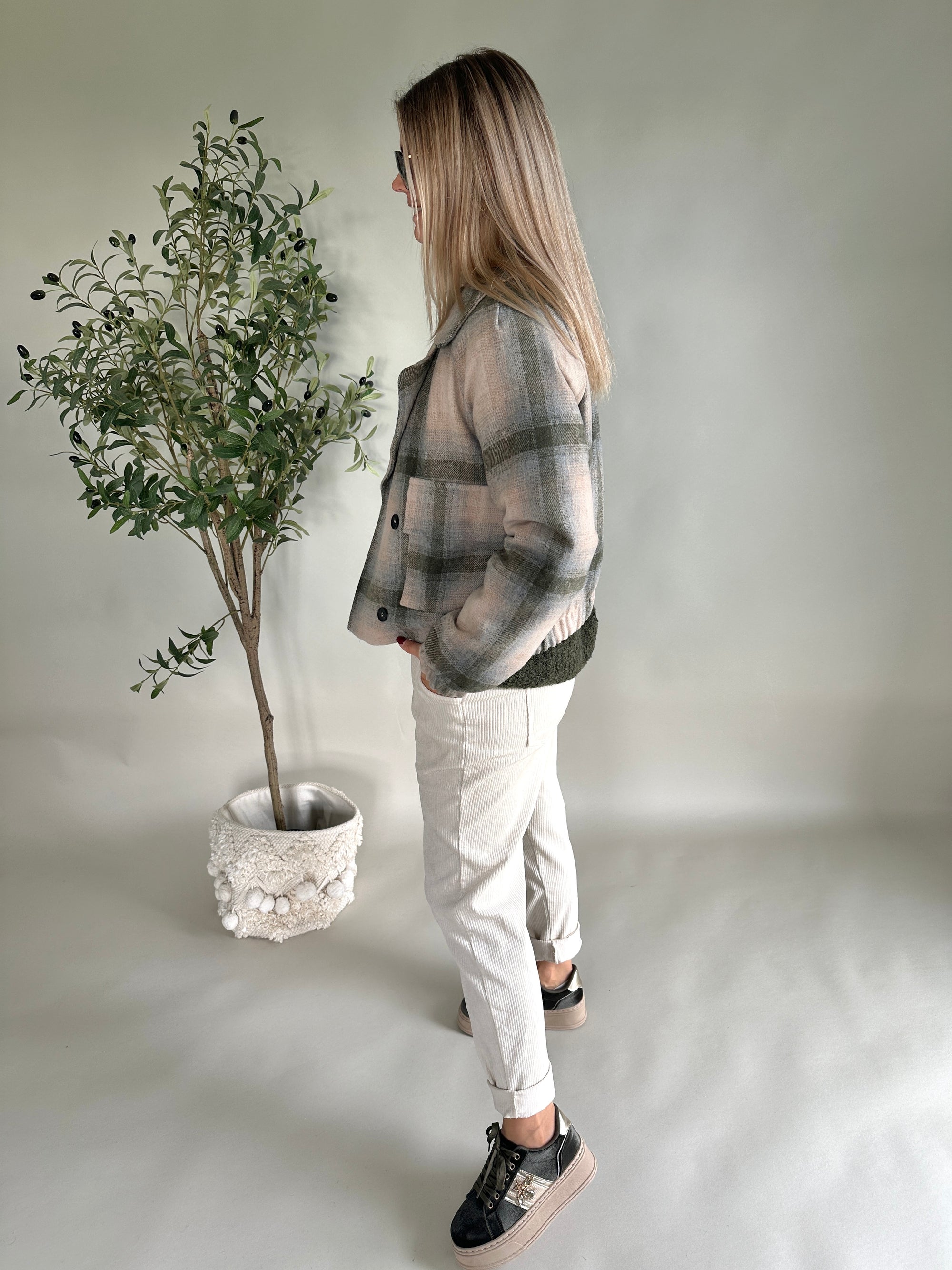 Jacke kariert in Olivgrün/Beige mit großen Taschen vorne