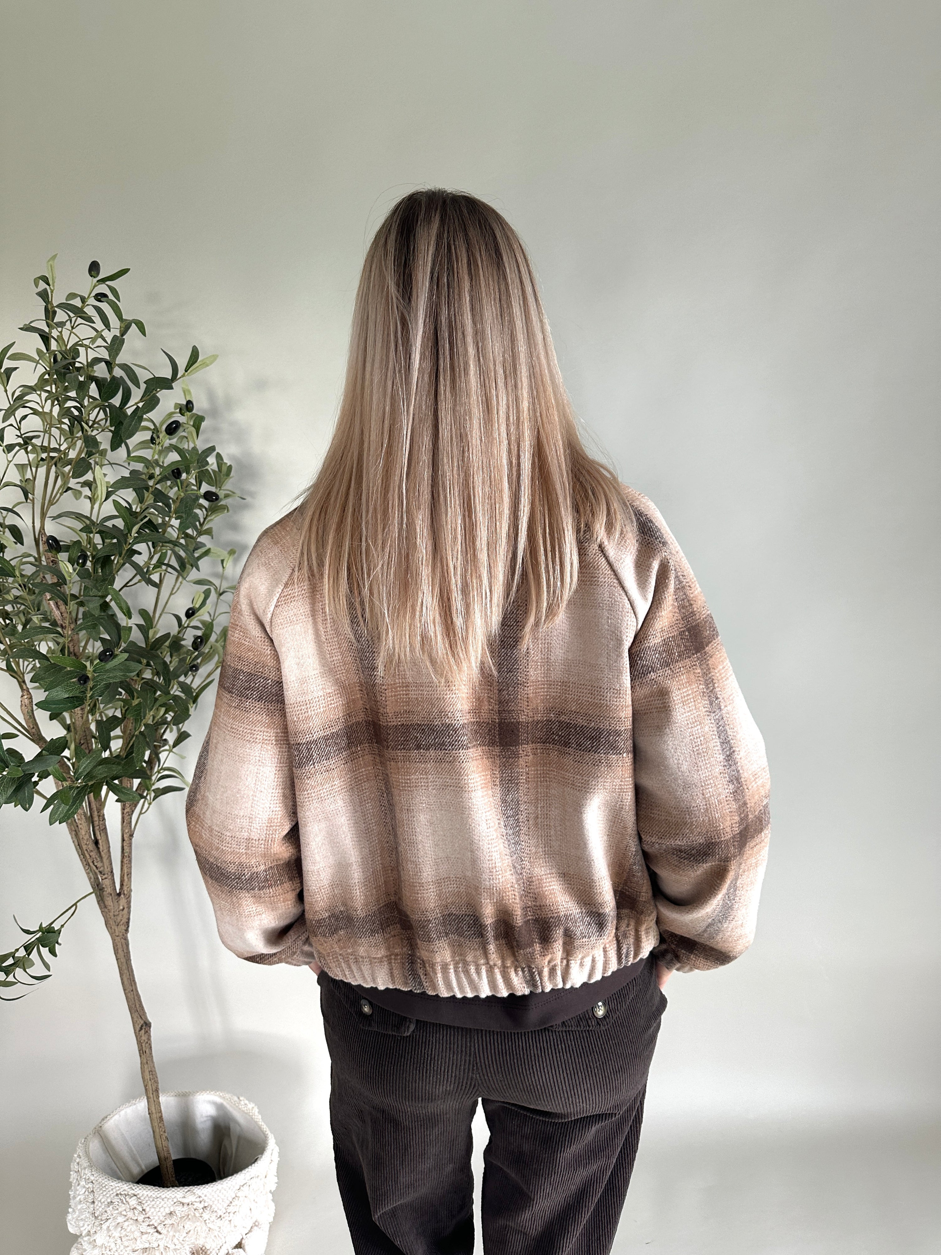 Jacke kariert  in verschiedenen Brauntönen mit großen Taschen vorne