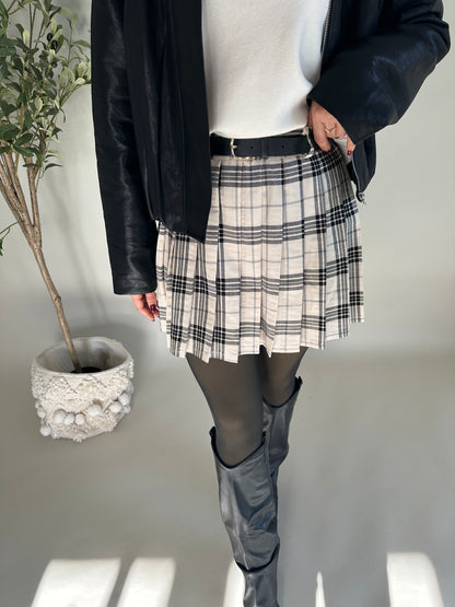 Rock kariert in Schwarz/Wollweiß mit Gürtel