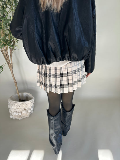 Rock kariert in Schwarz/Wollweiß mit Gürtel