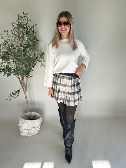 Rock kariert in Schwarz/Wollweiß mit Gürtel