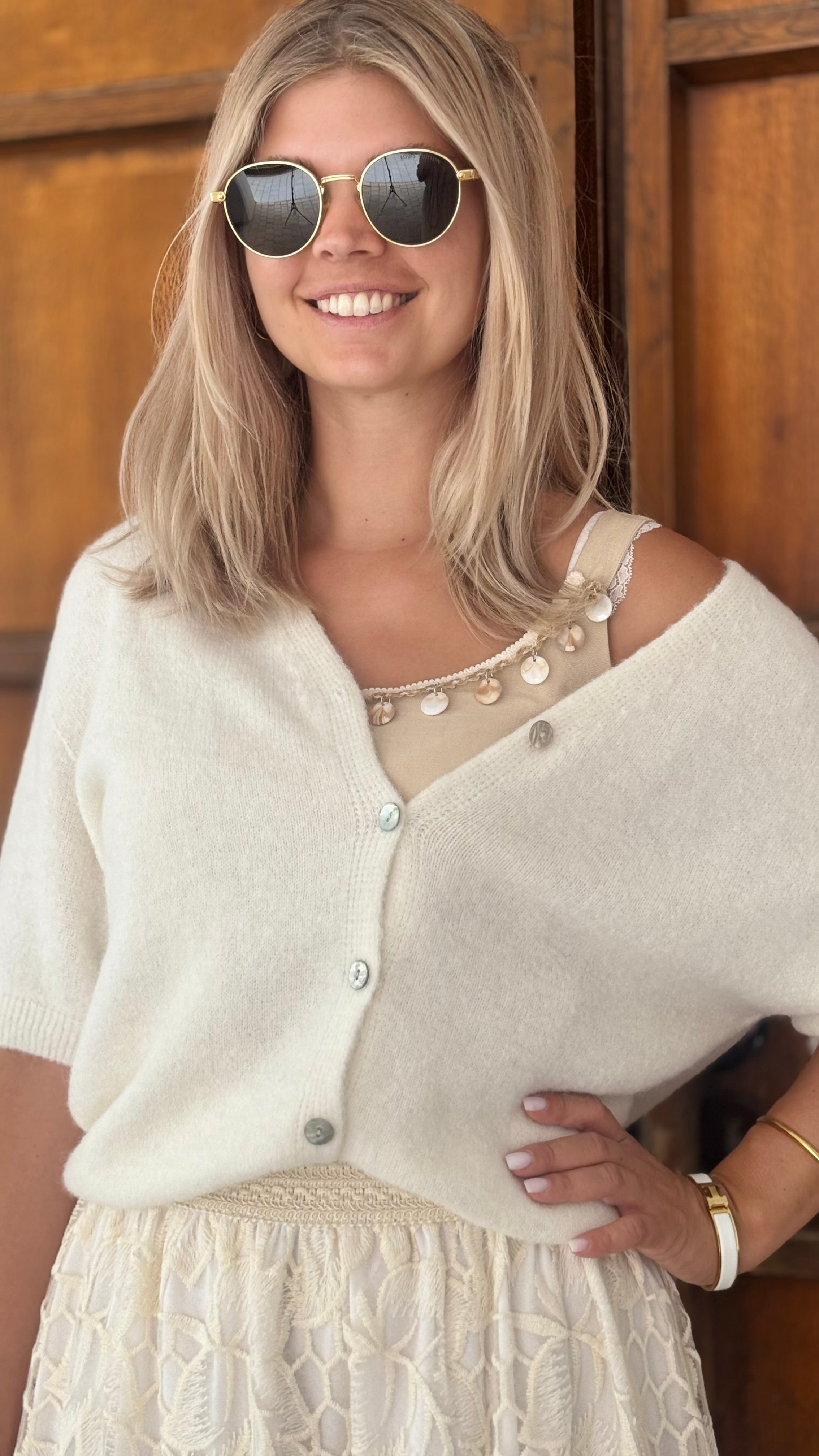 Top in Beige mit Muscheln vorne