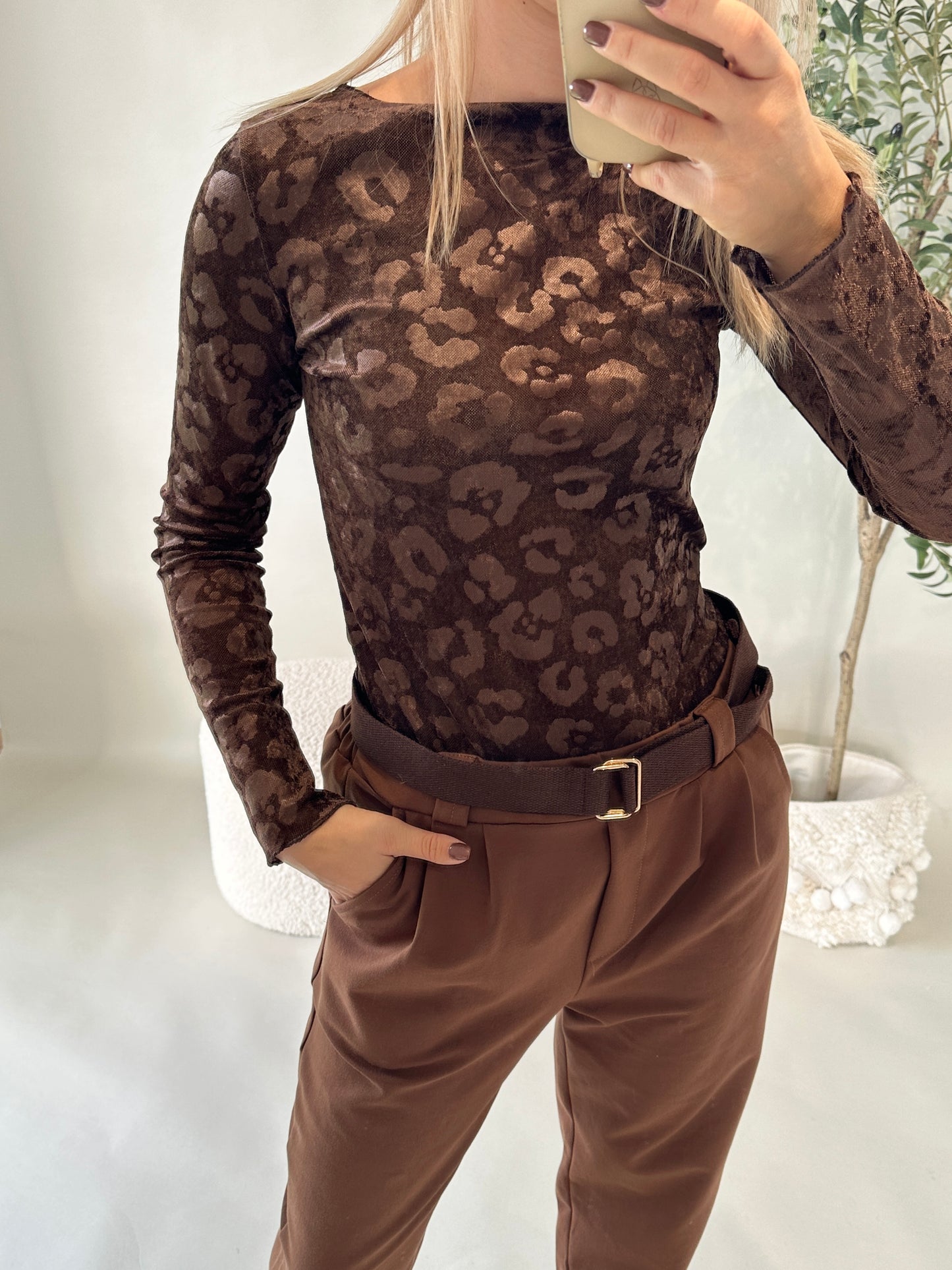 leo-shirt in schokobraun