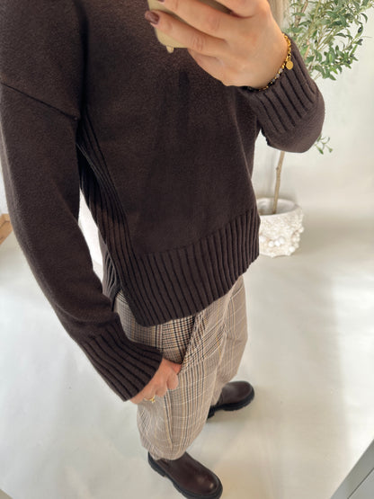 Pullover mit weitem Stehkragen in Schokobraun (Marta)