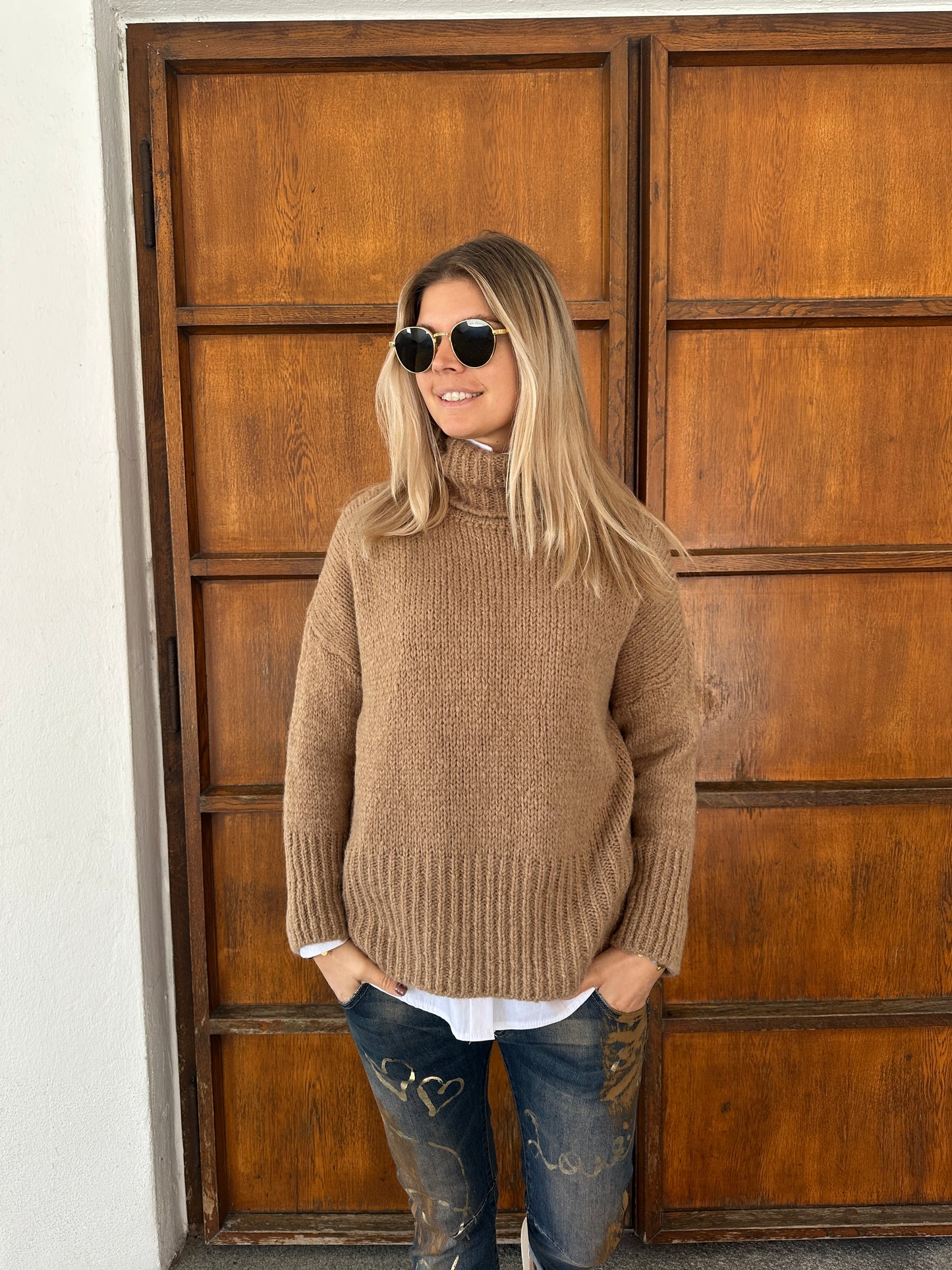 pullover mit rolli in zimt