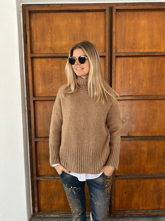 Pullover mit Rolli in Zimt