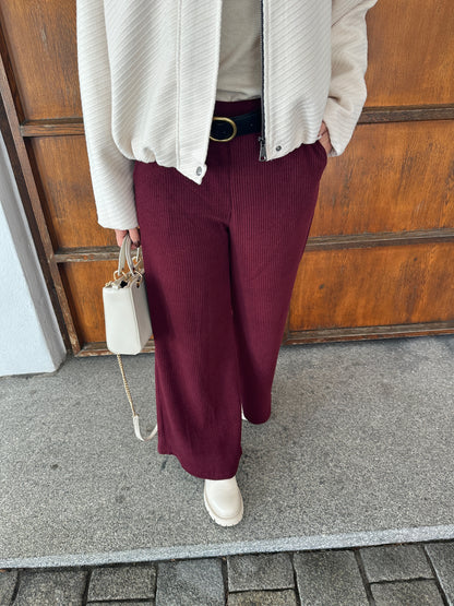 Hose mit weitem Bein (Cord) in Bordeaux