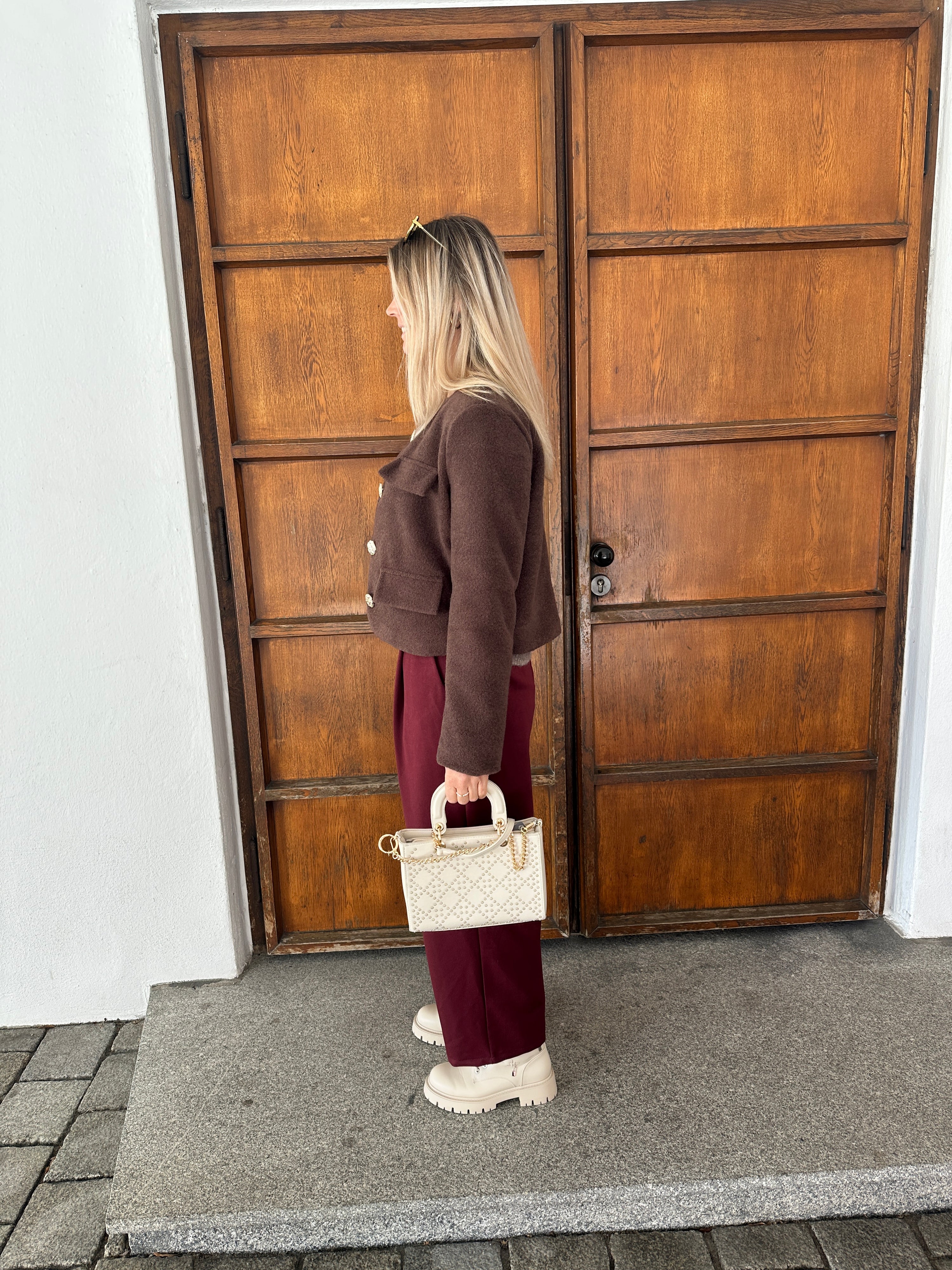 Jacke in Schokobraun mit goldenen Knöpfe