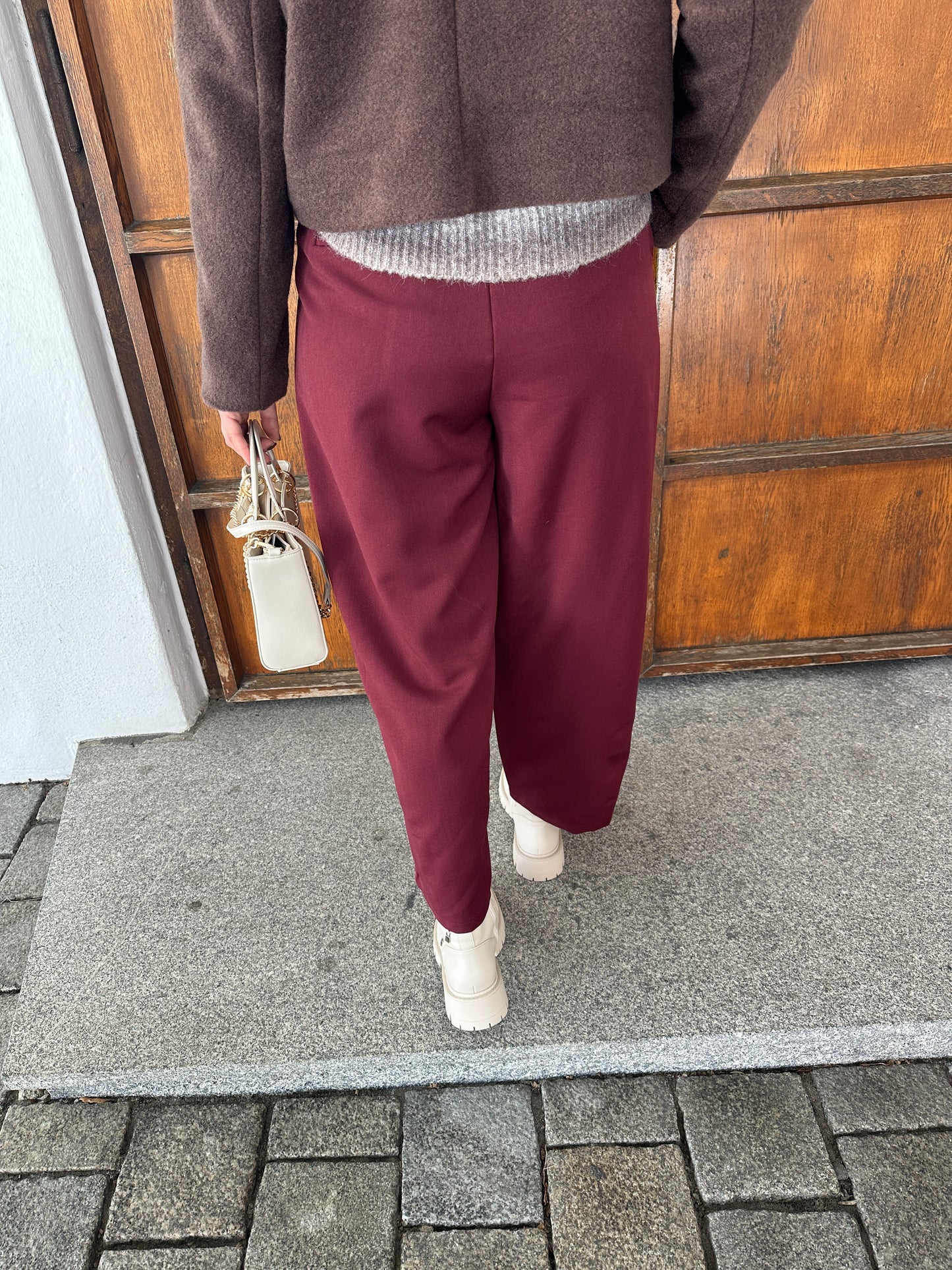 balloon hose in burgundy