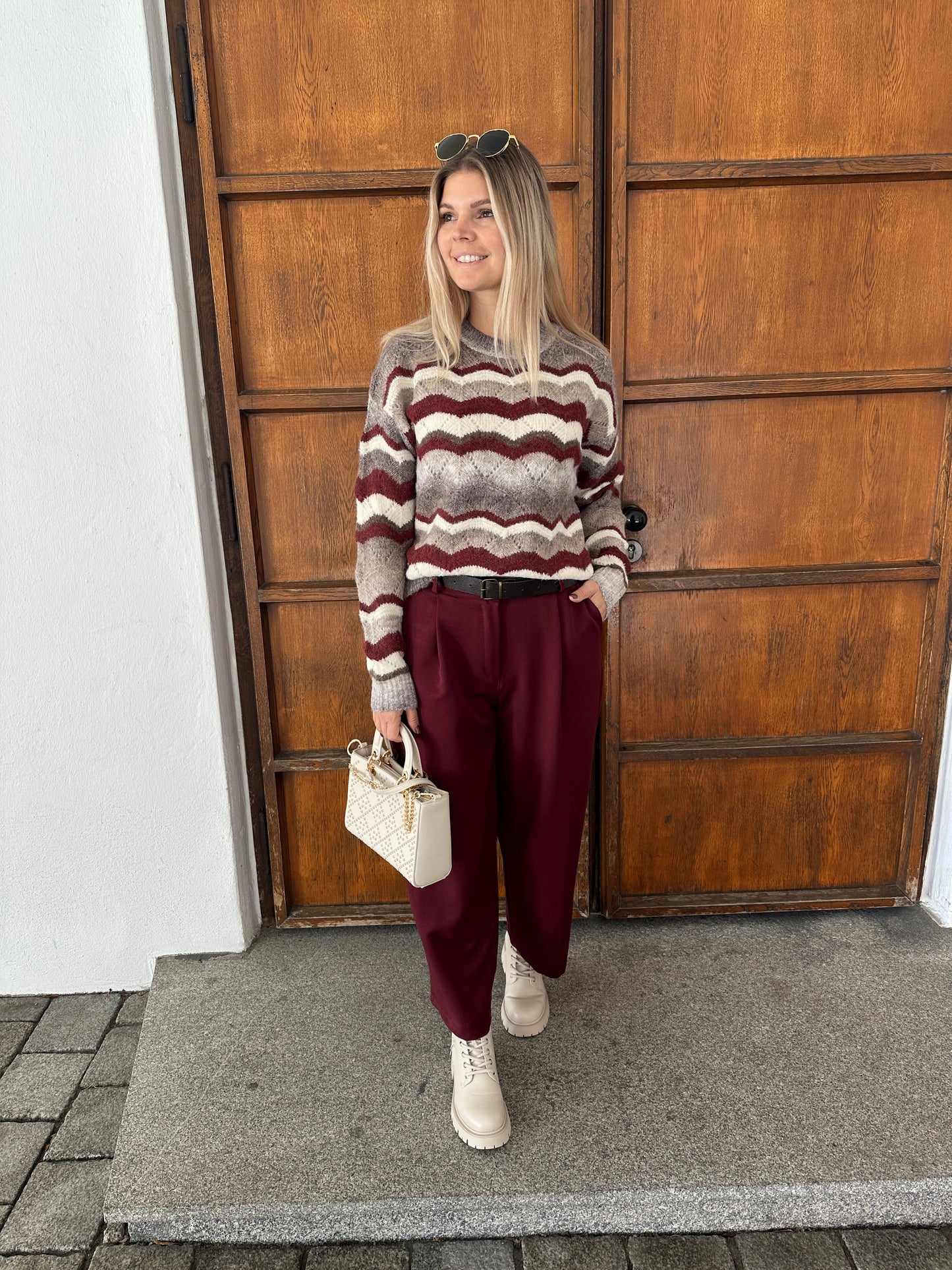 pullover mit muster in bordeaux/wollweiß/braun