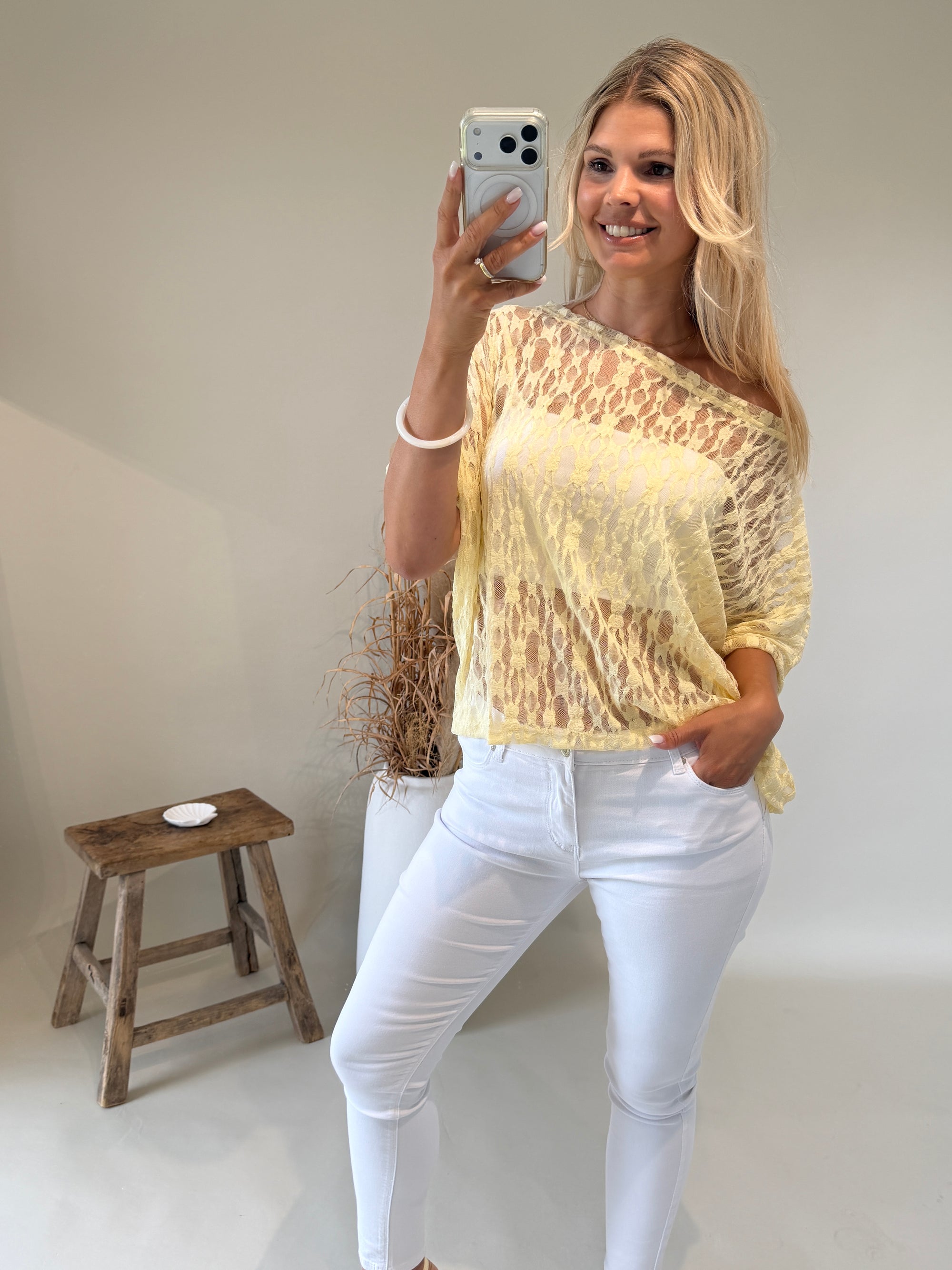 T-Shirt in spitze in Gelb
