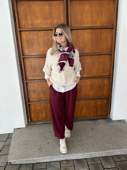 Schal in Burgundy/Wollweiß mit Aufdruck NUN
